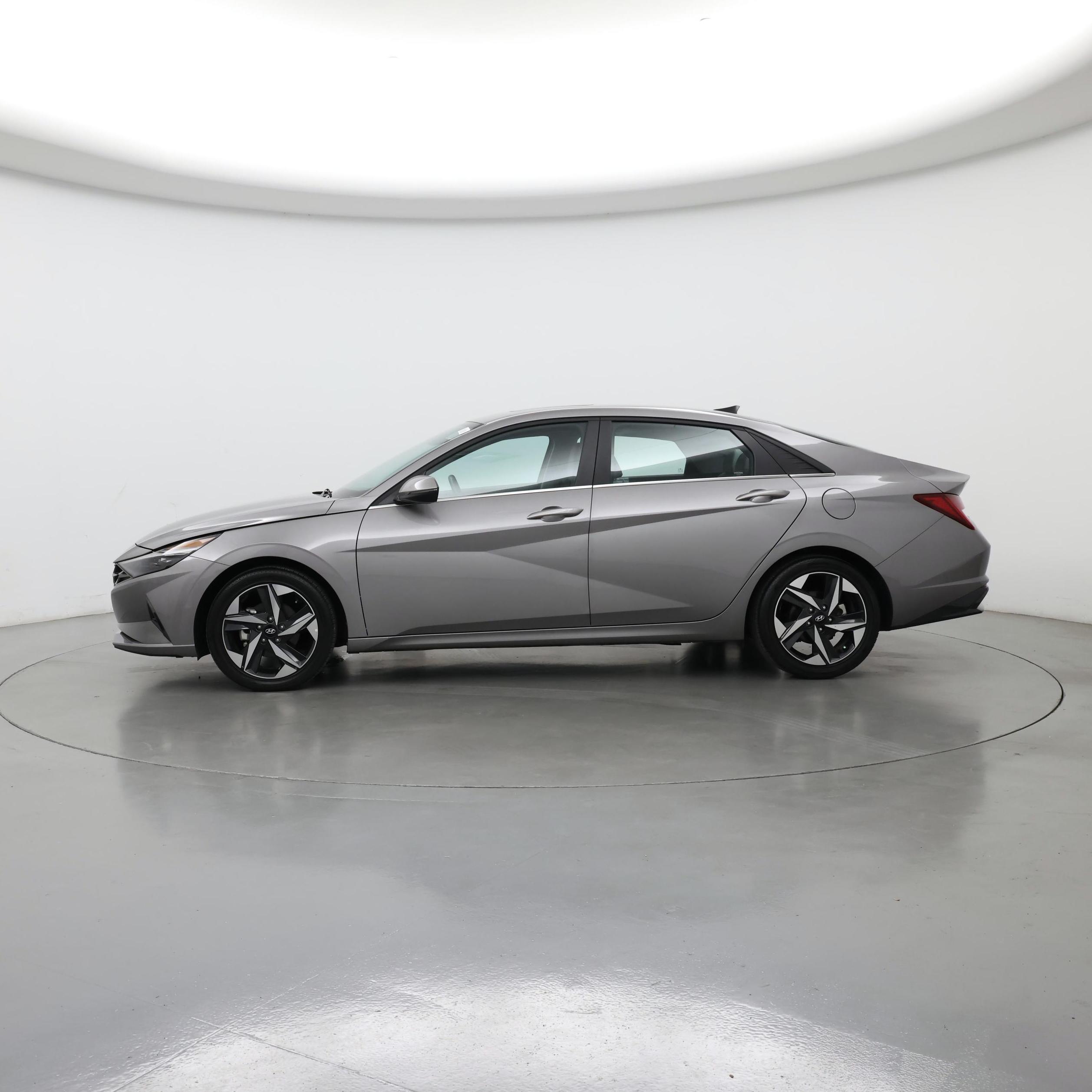 Thumbnail: 2023 Hyundai Elantra - 3