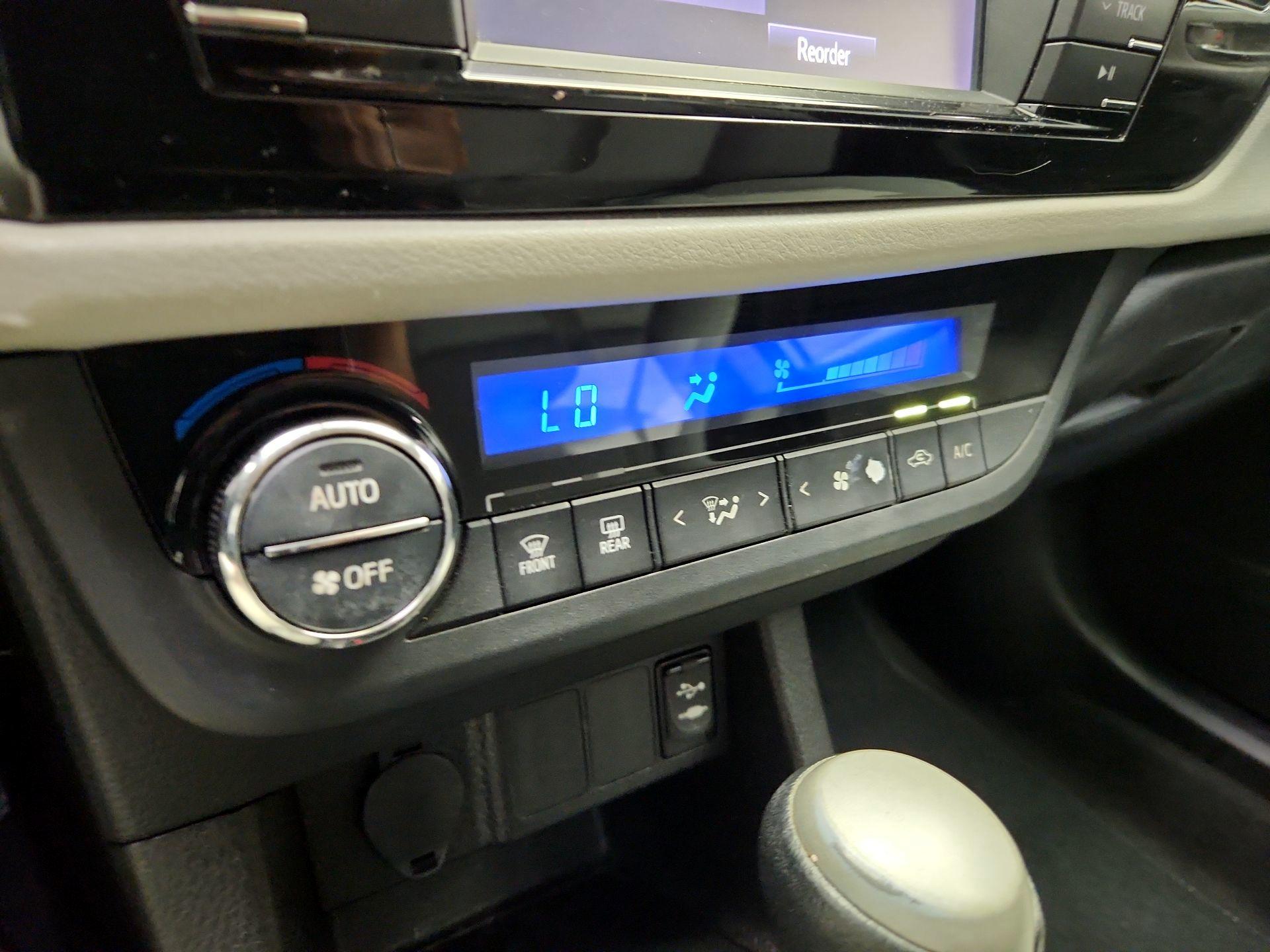 Thumbnail: 2016 Toyota Corolla - 16