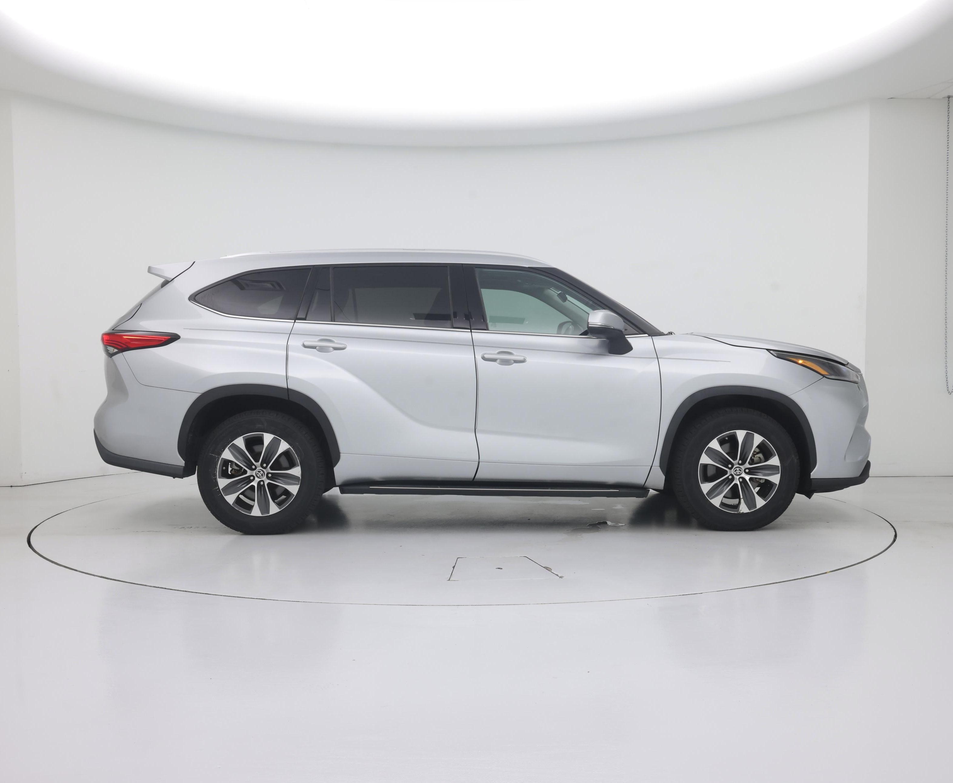 Thumbnail: 2021 Toyota Highlander - 7