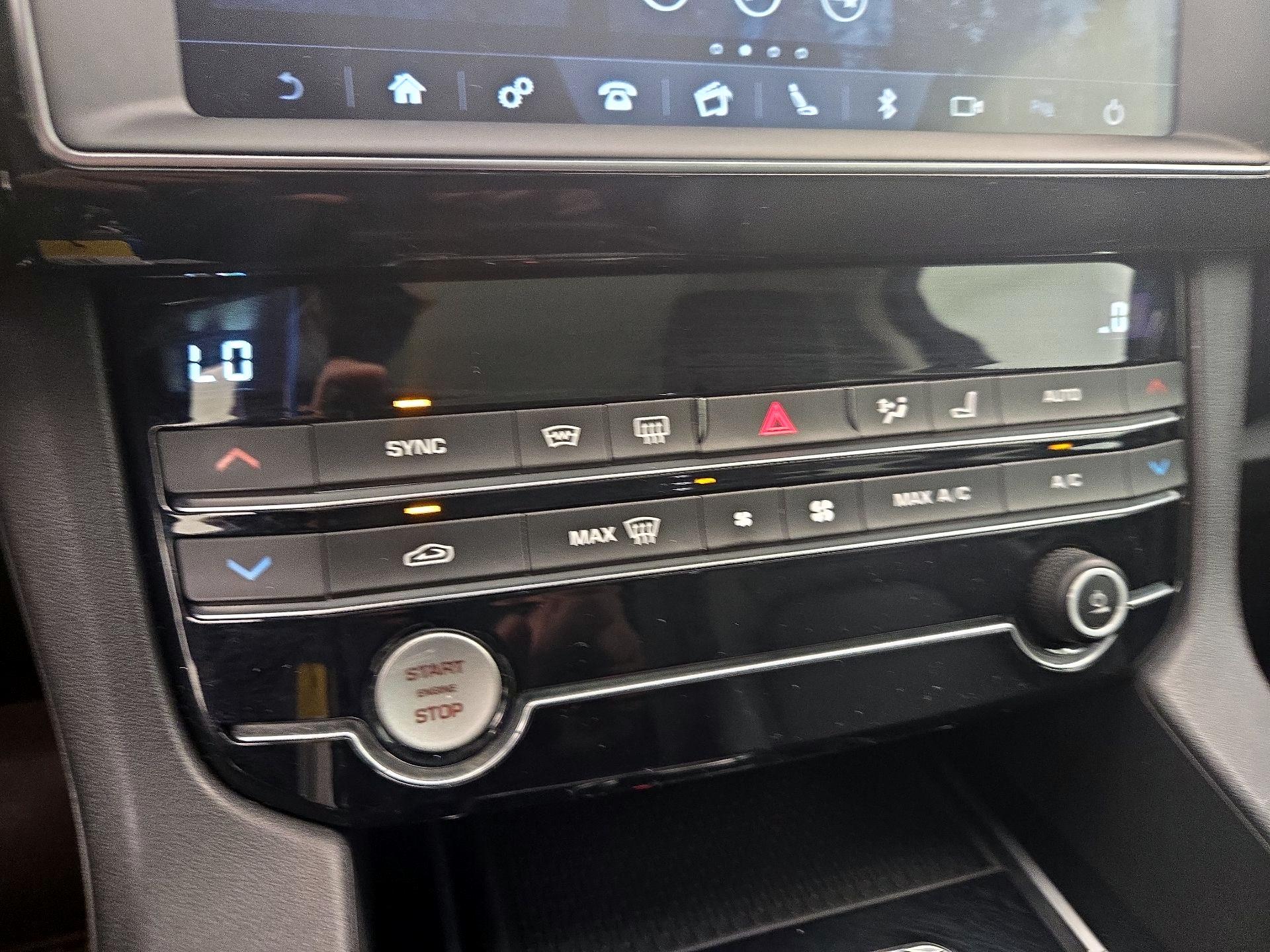 Thumbnail: 2020 Jaguar F-Pace - 16