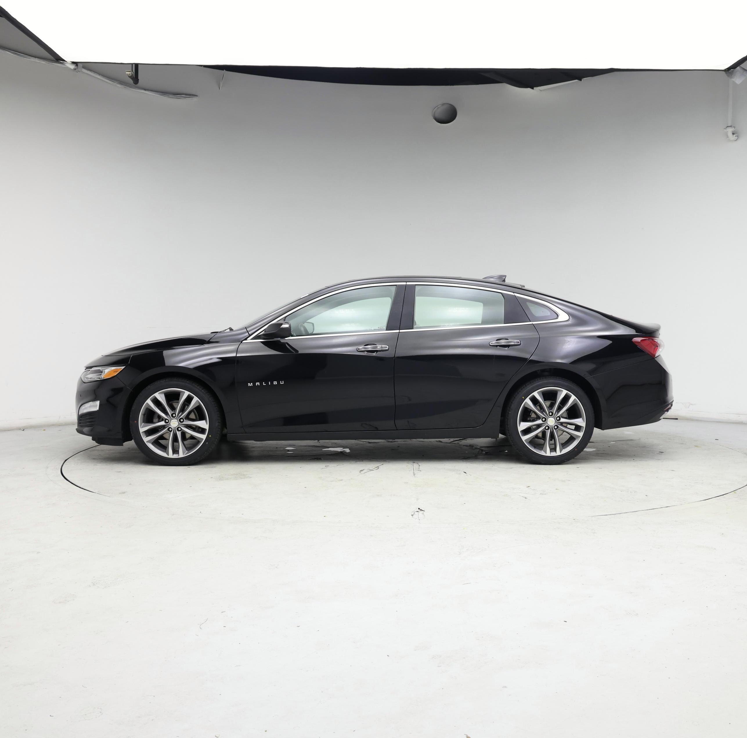 Thumbnail: 2019 Chevrolet Malibu - 3