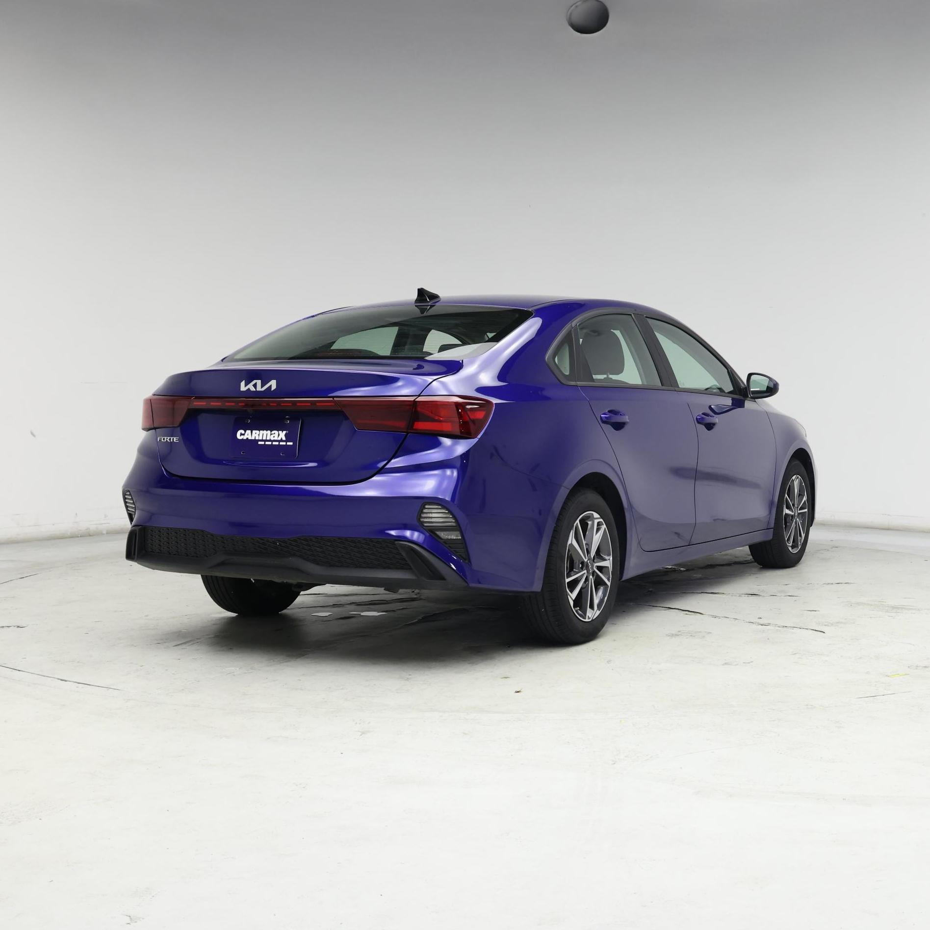 Thumbnail: 2023 Kia Forte - 8