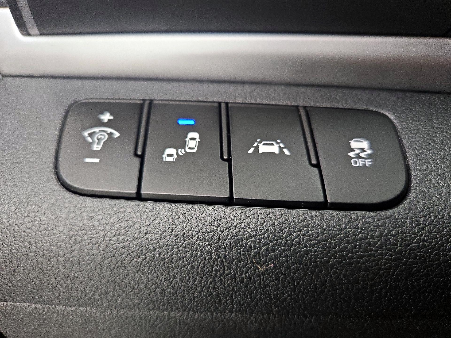 Thumbnail: 2020 Hyundai Elantra - 13