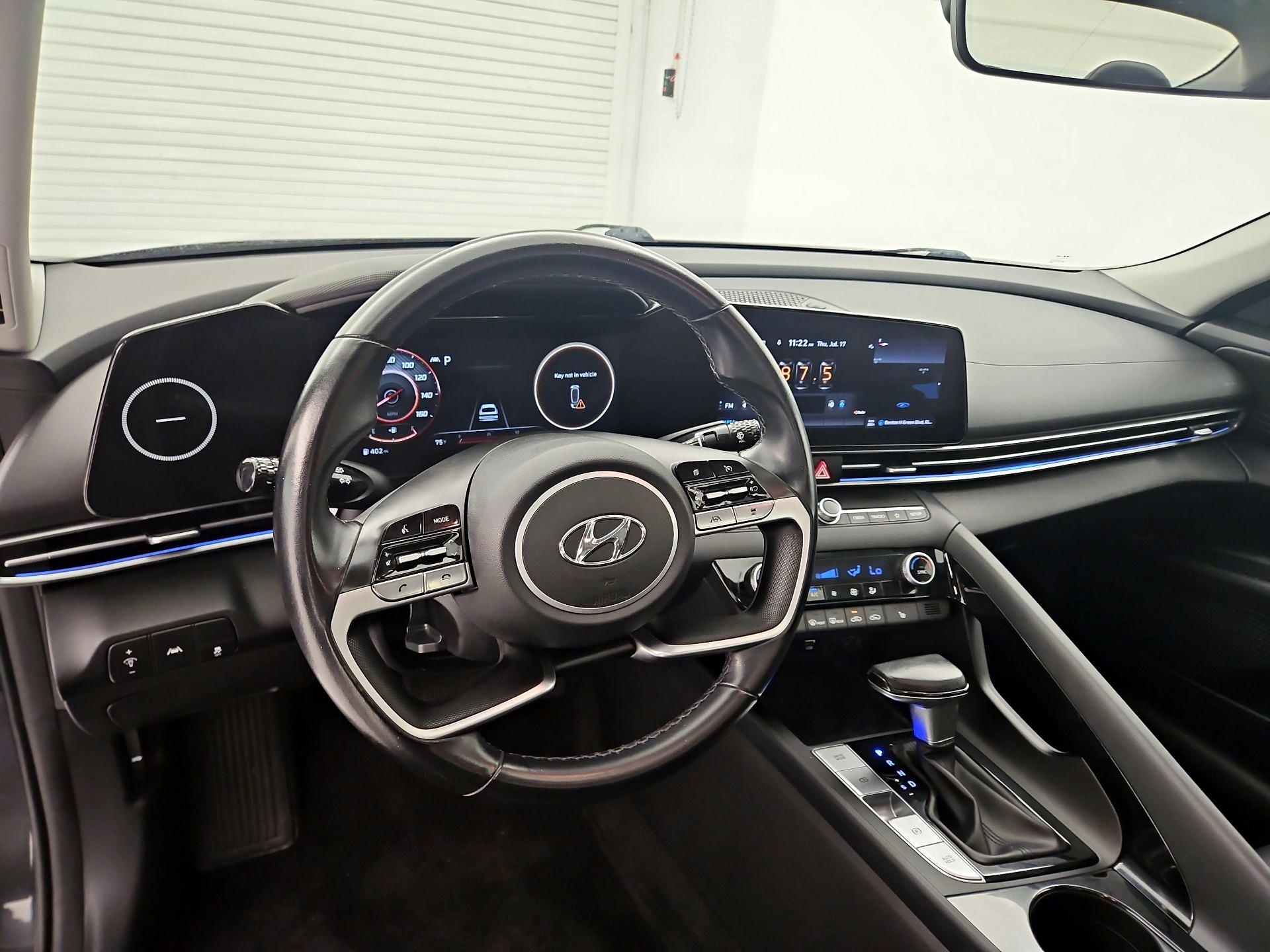 Thumbnail: 2022 Hyundai Elantra - 9