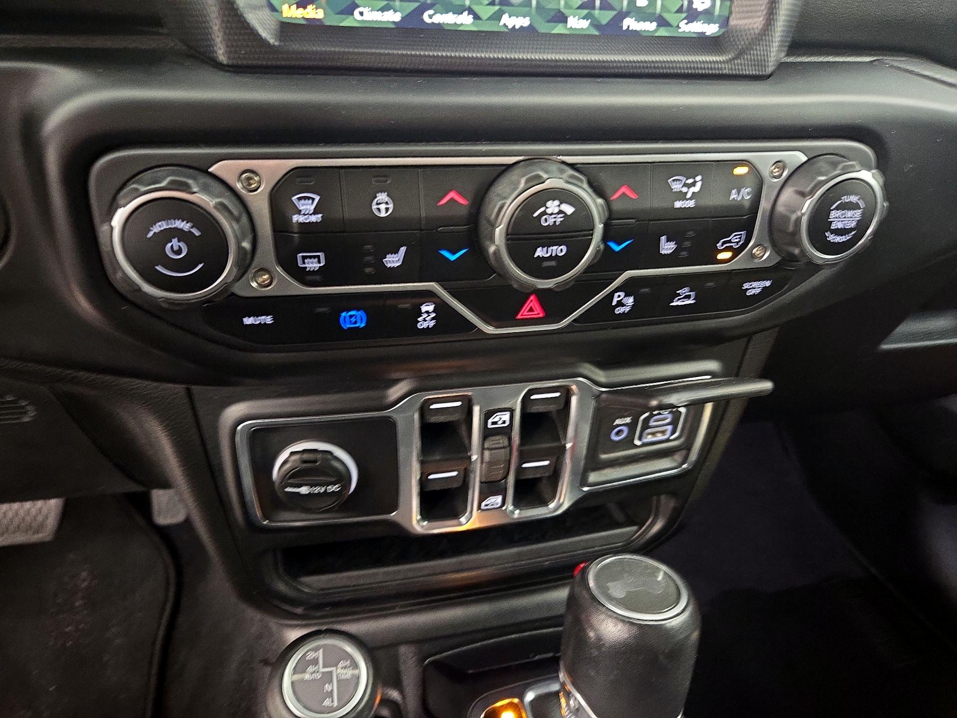 Thumbnail: 2023 Jeep Wrangler - 17