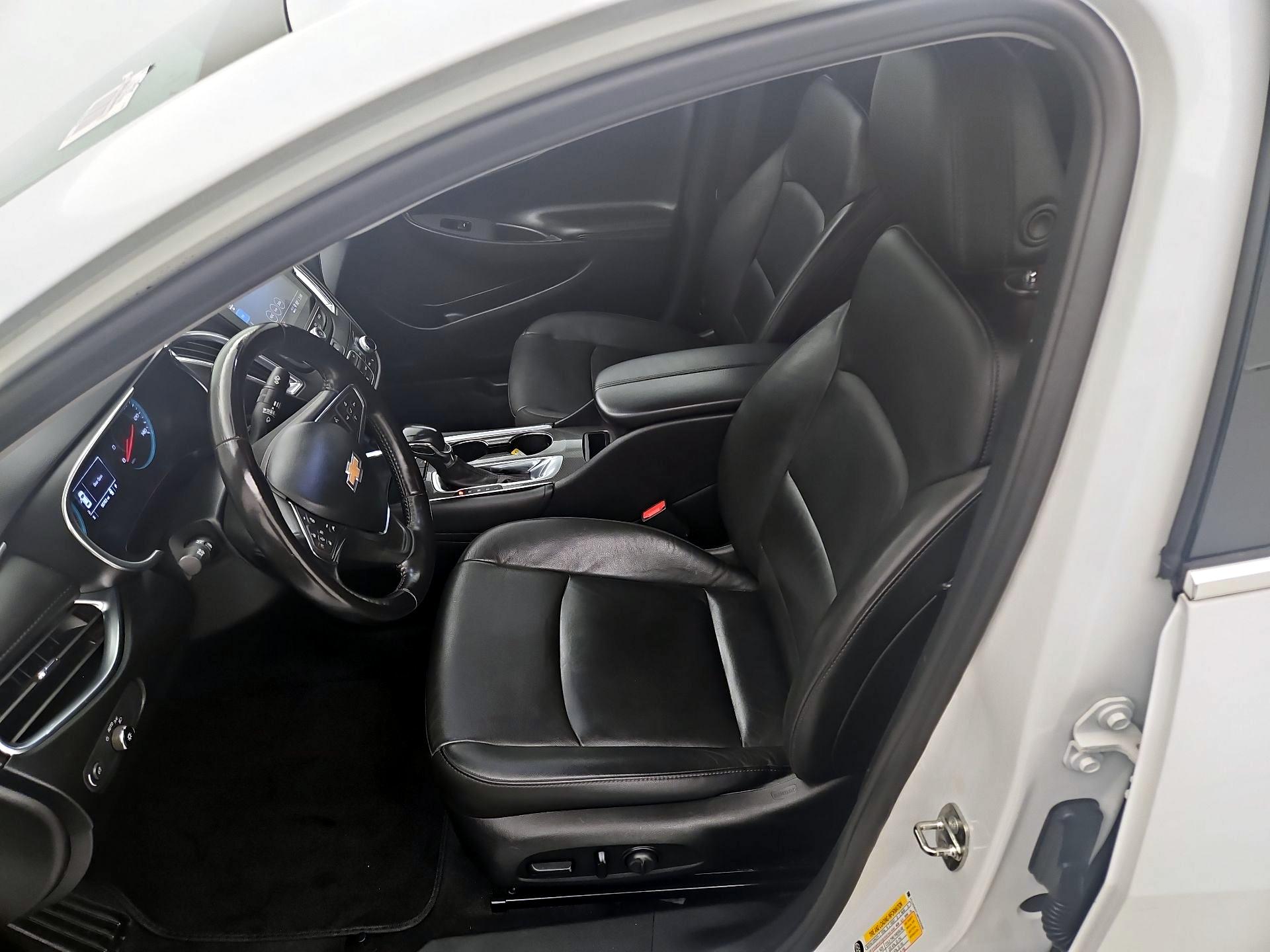 Thumbnail: 2021 Chevrolet Malibu - 11