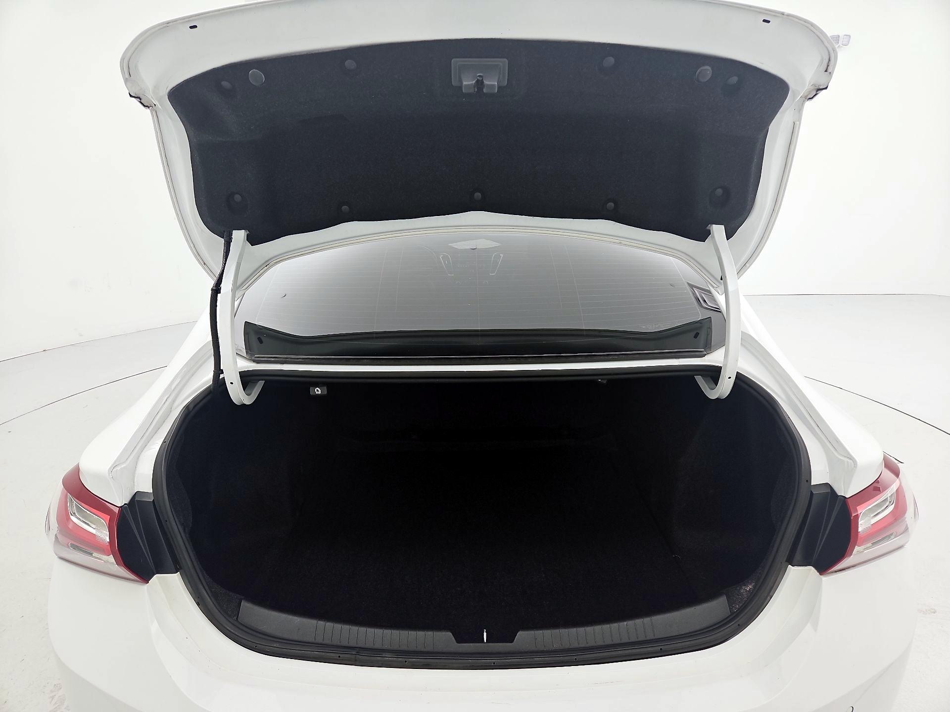 Thumbnail: 2021 Chevrolet Malibu - 20