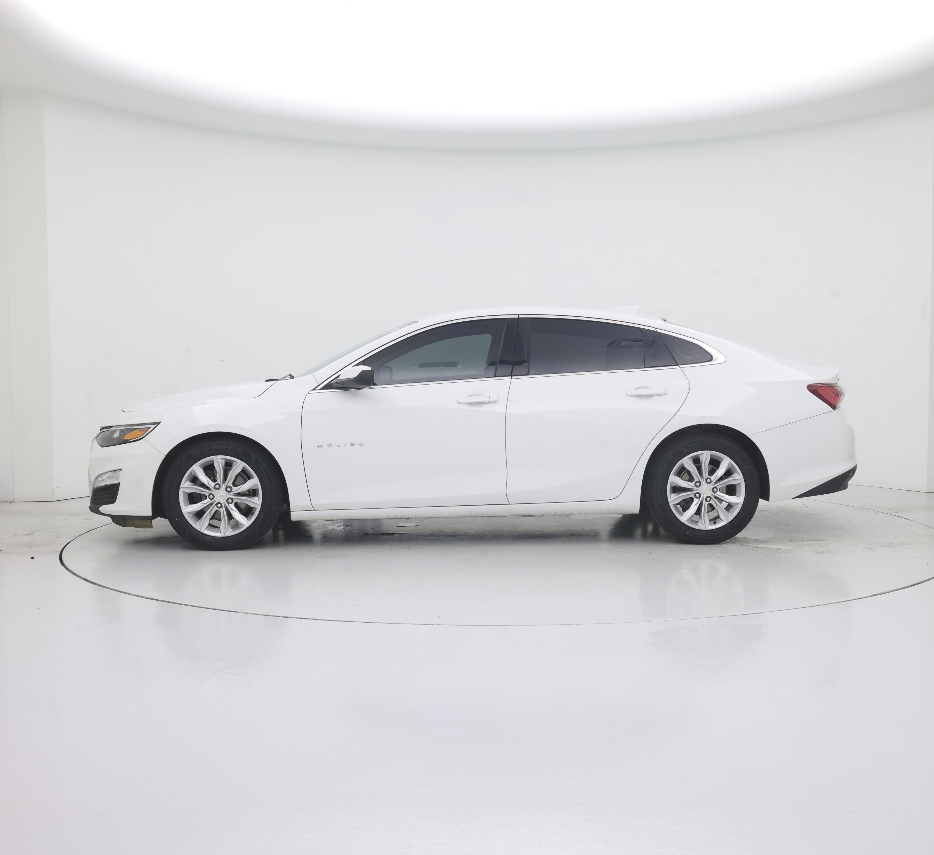 Thumbnail: 2021 Chevrolet Malibu - 3