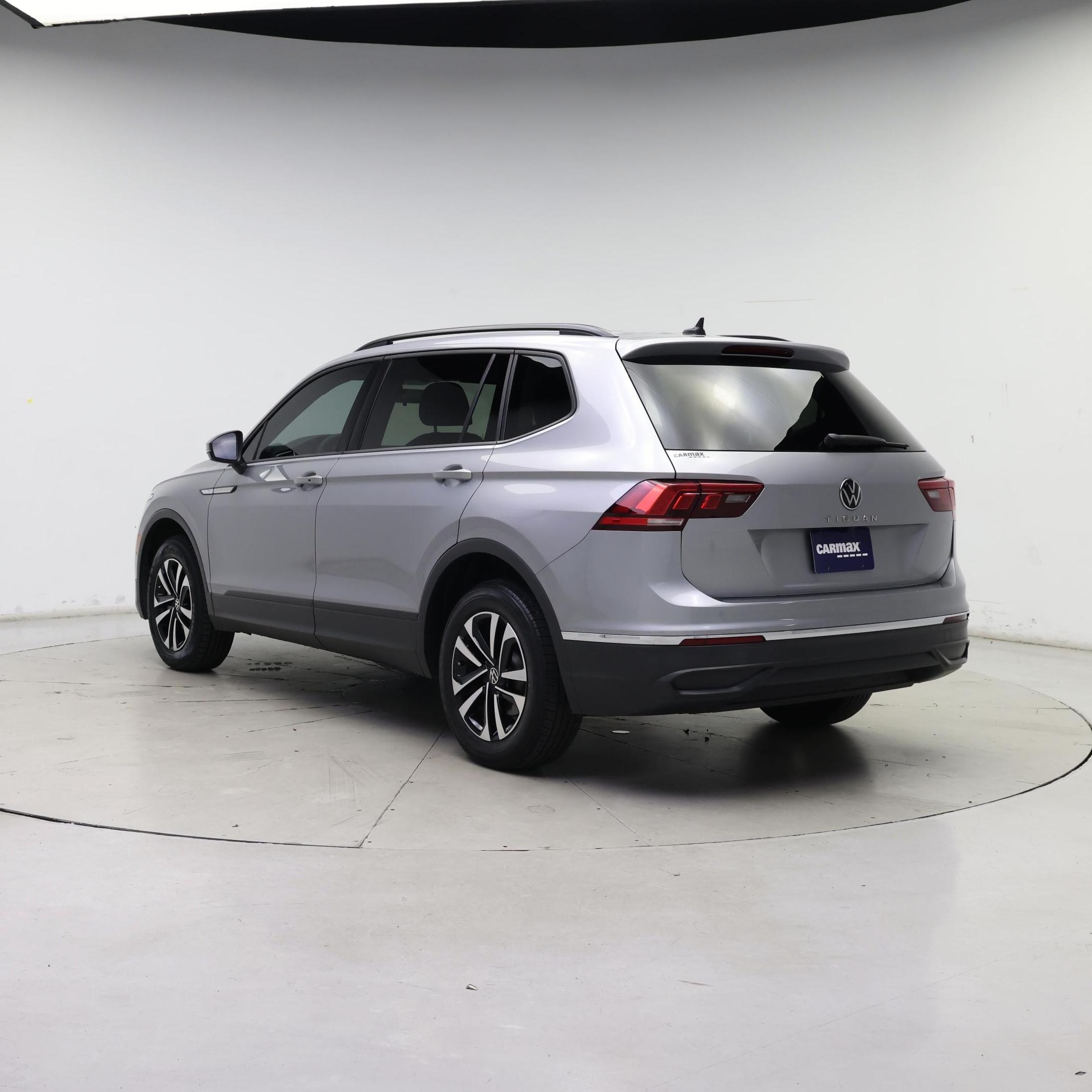 Thumbnail: 2022 Volkswagen Tiguan - 2