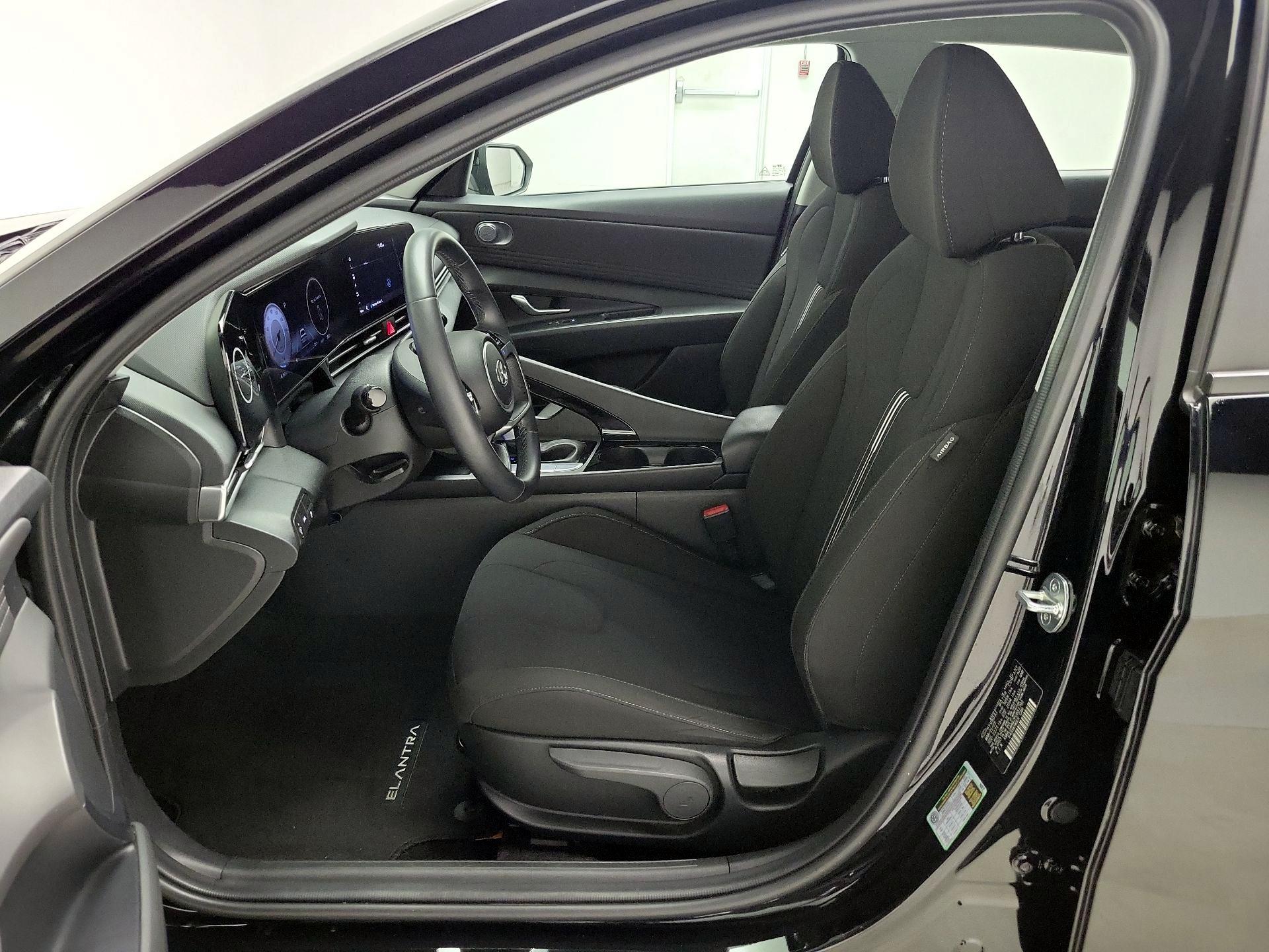 Thumbnail: 2023 Hyundai Elantra - 11