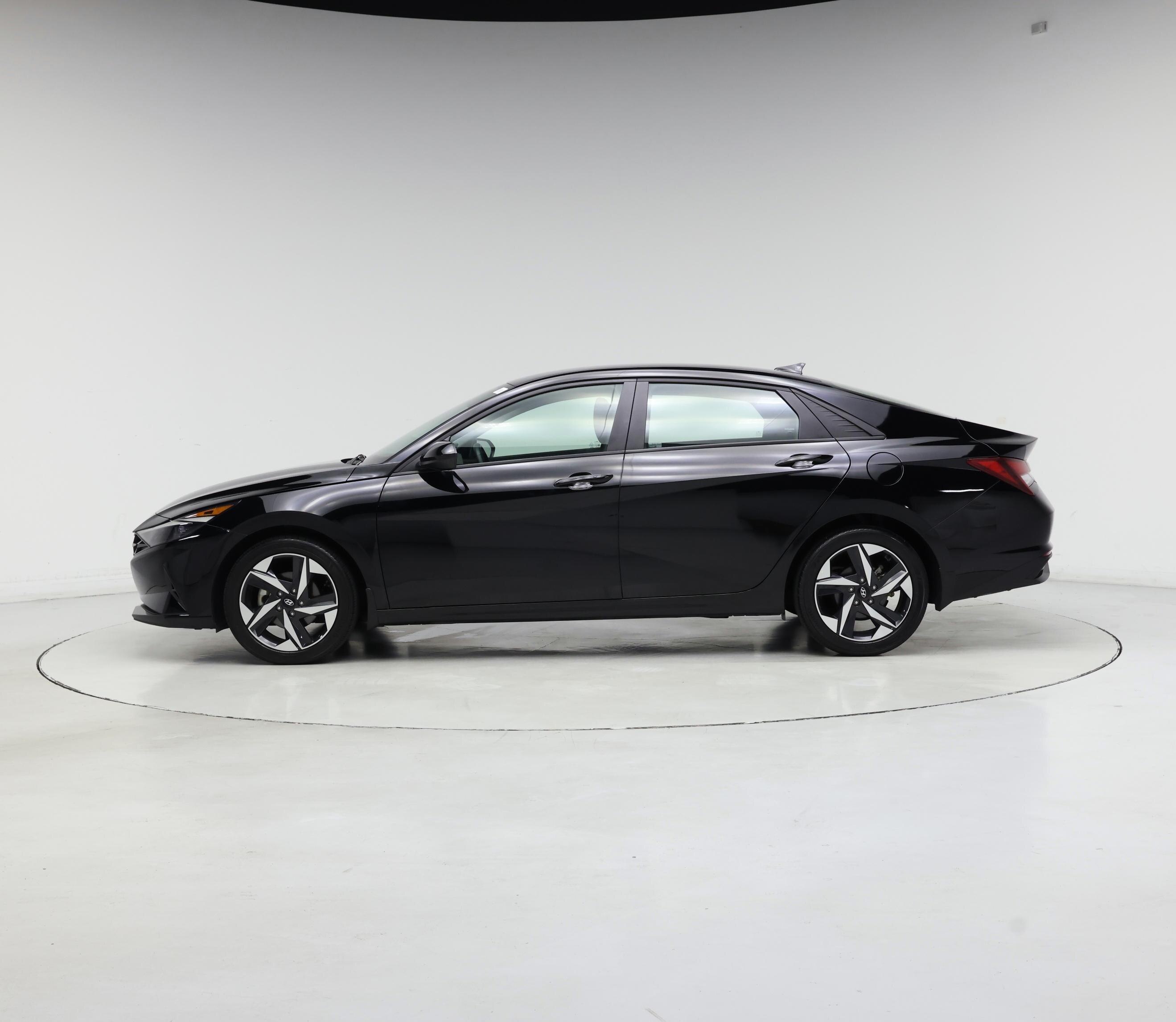 Thumbnail: 2023 Hyundai Elantra - 3