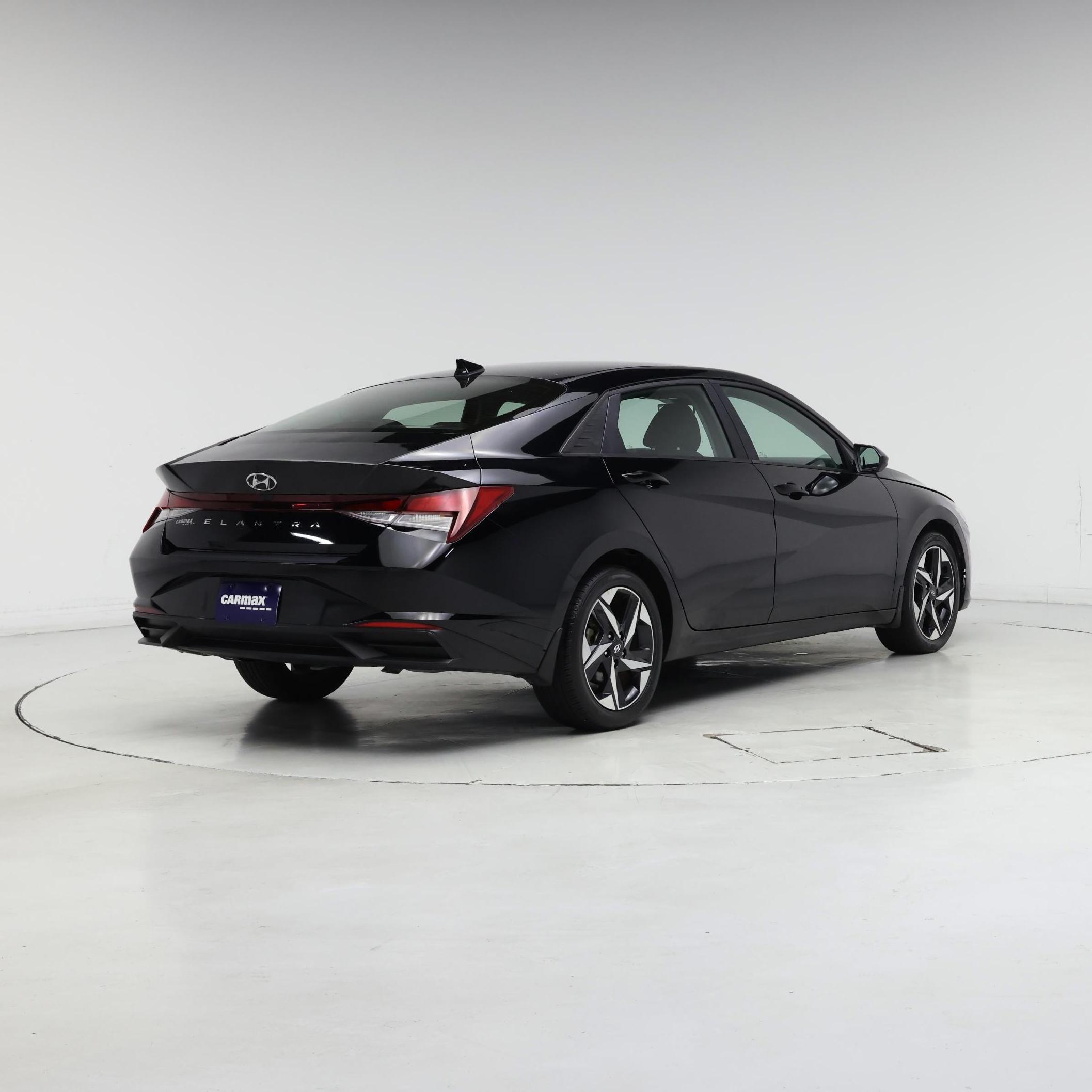 Thumbnail: 2023 Hyundai Elantra - 8