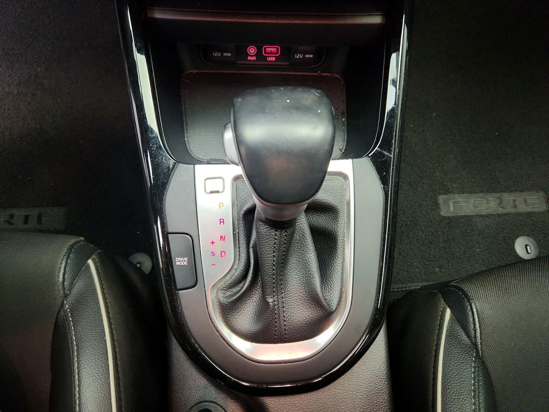 Thumbnail: 2021 Kia Forte - 17