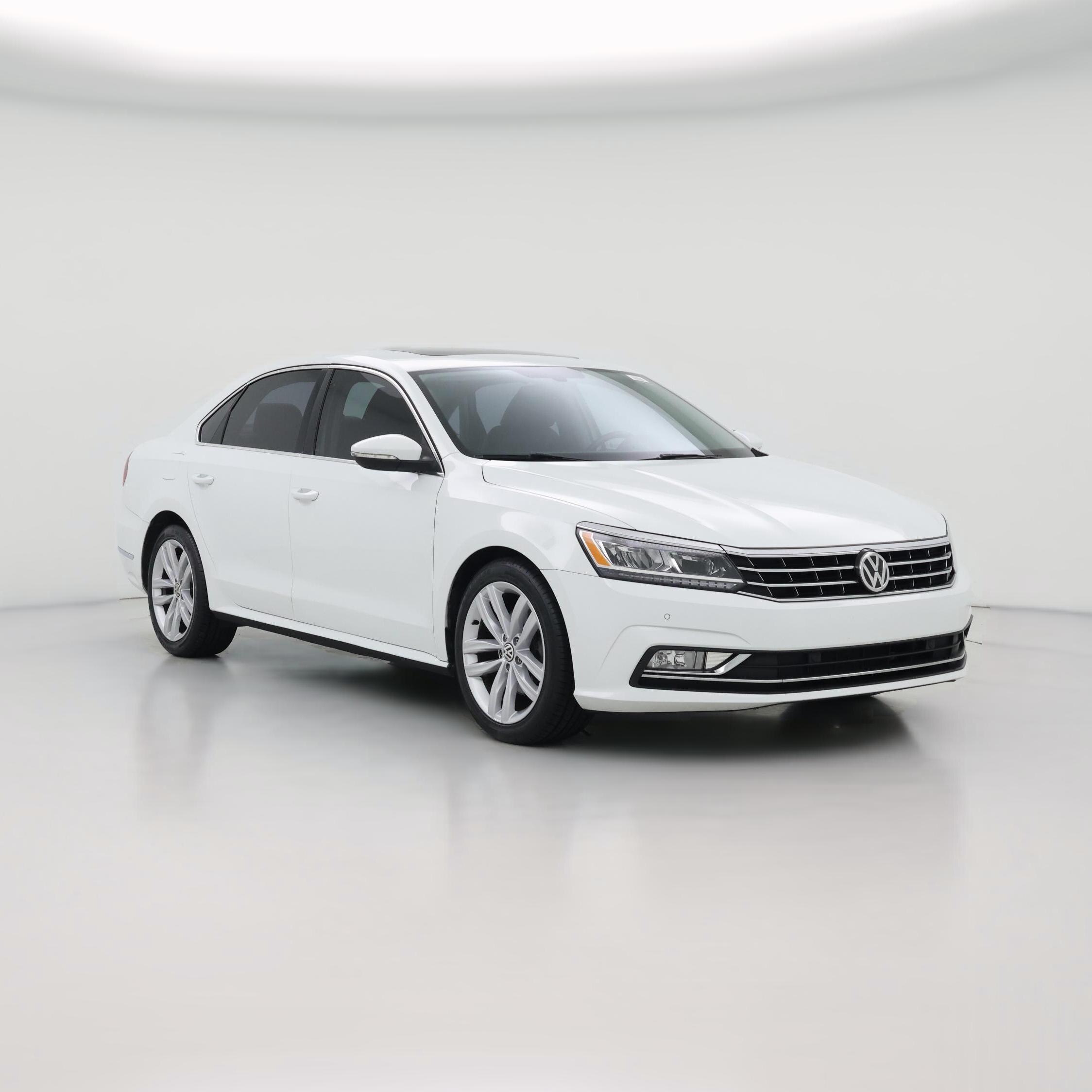 Thumbnail: 2018 Volkswagen Passat - 1