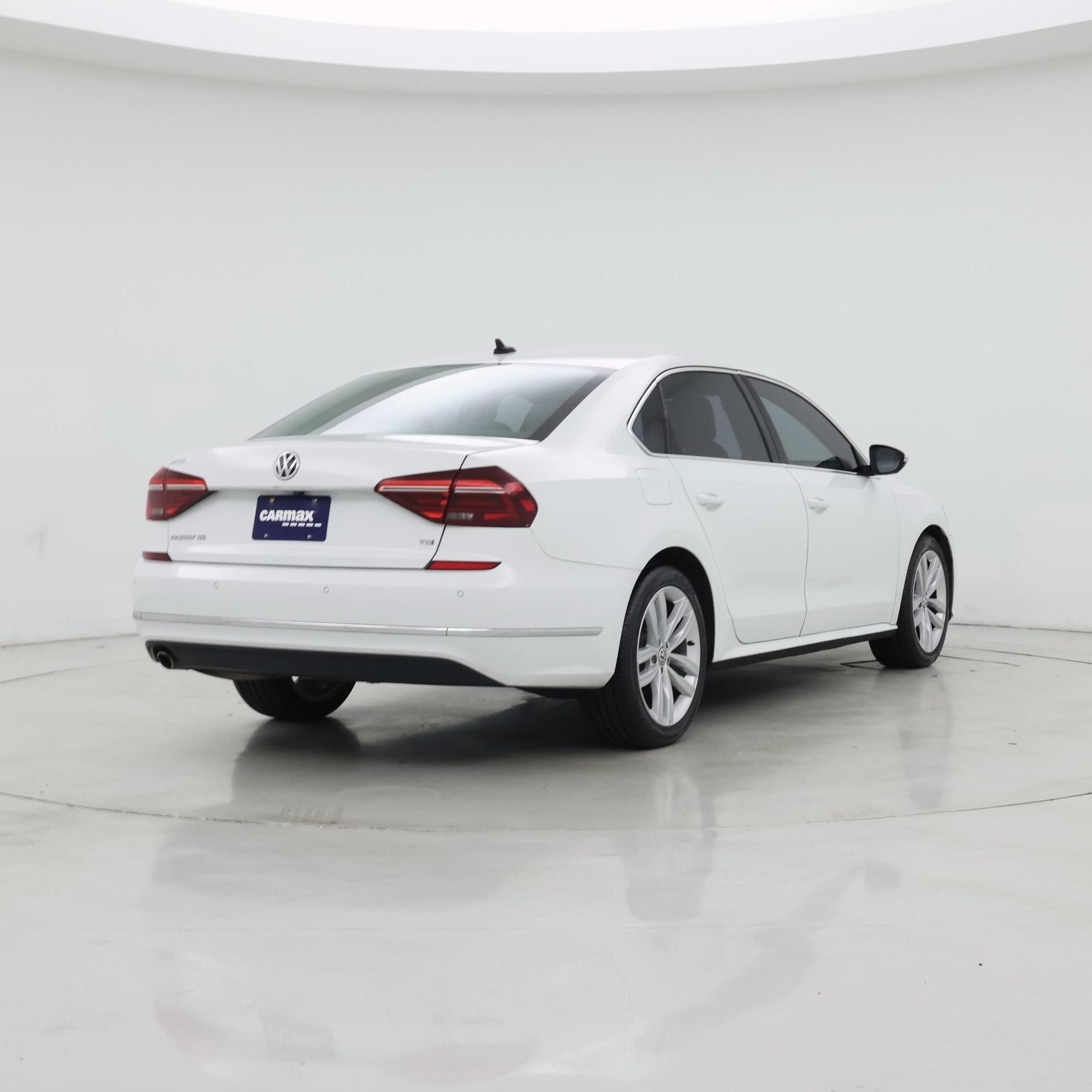 Thumbnail: 2018 Volkswagen Passat - 8