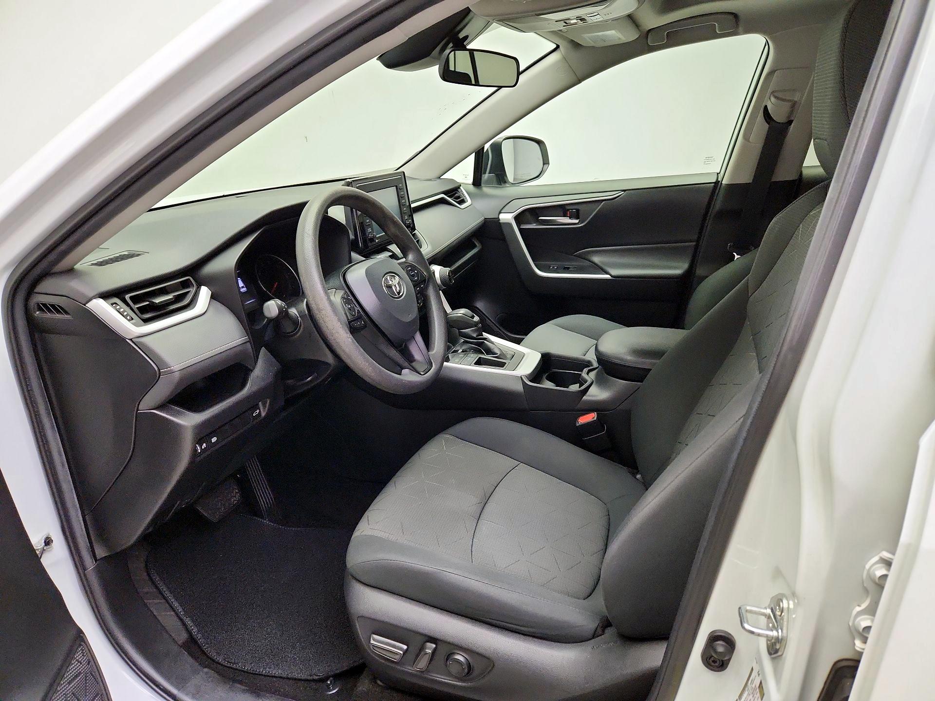 Thumbnail: 2021 Toyota RAV4 - 11
