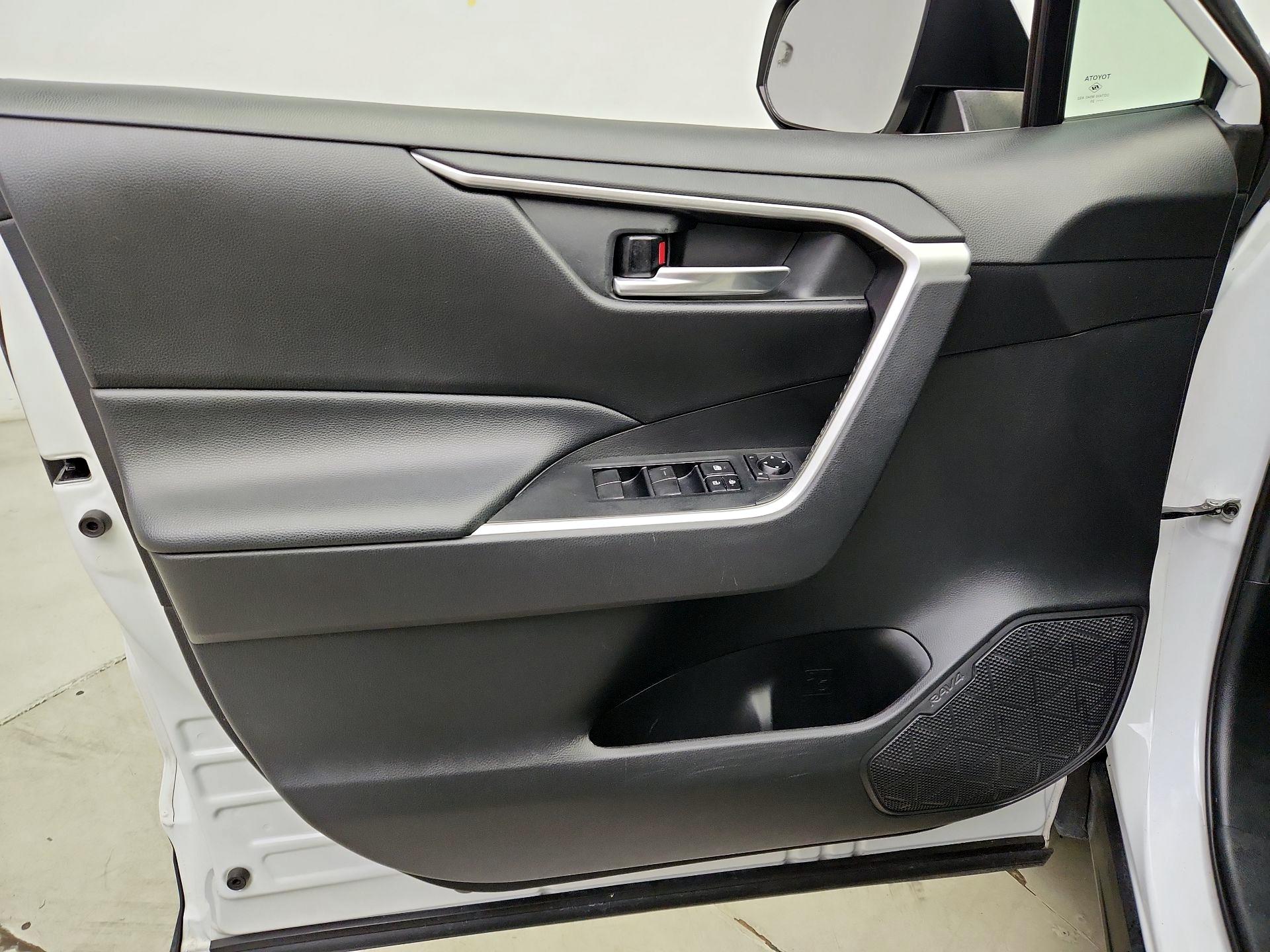 Thumbnail: 2021 Toyota RAV4 - 12