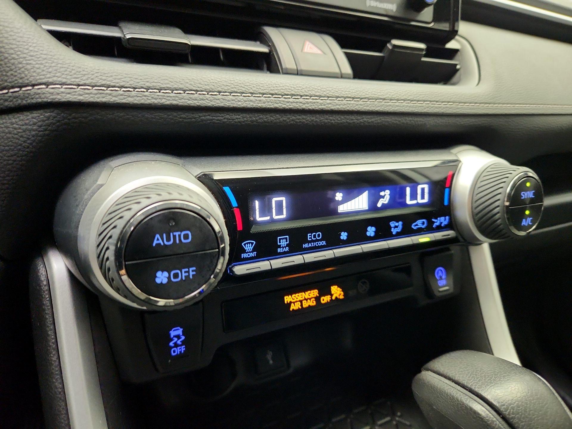 Thumbnail: 2021 Toyota RAV4 - 16