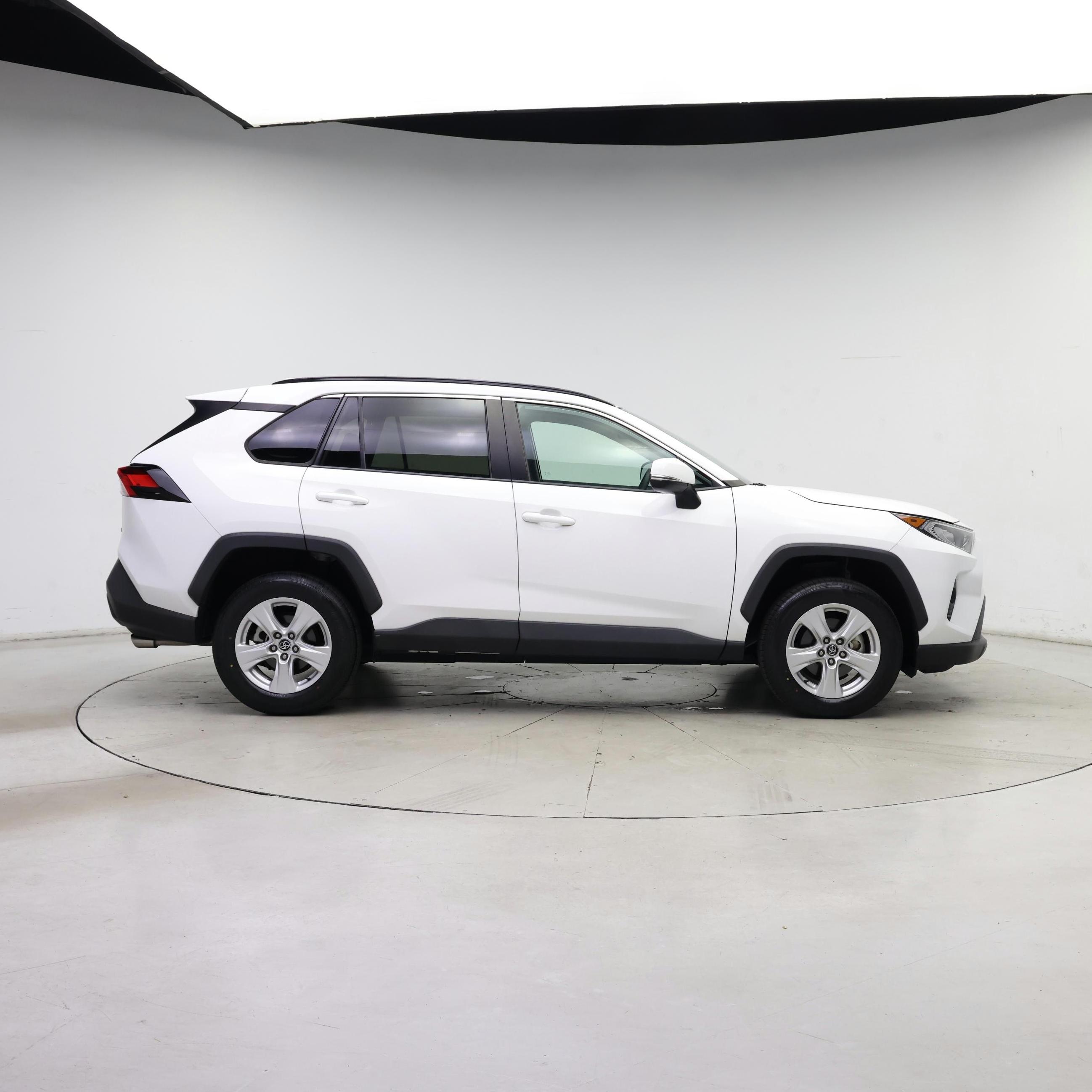 Thumbnail: 2021 Toyota RAV4 - 7