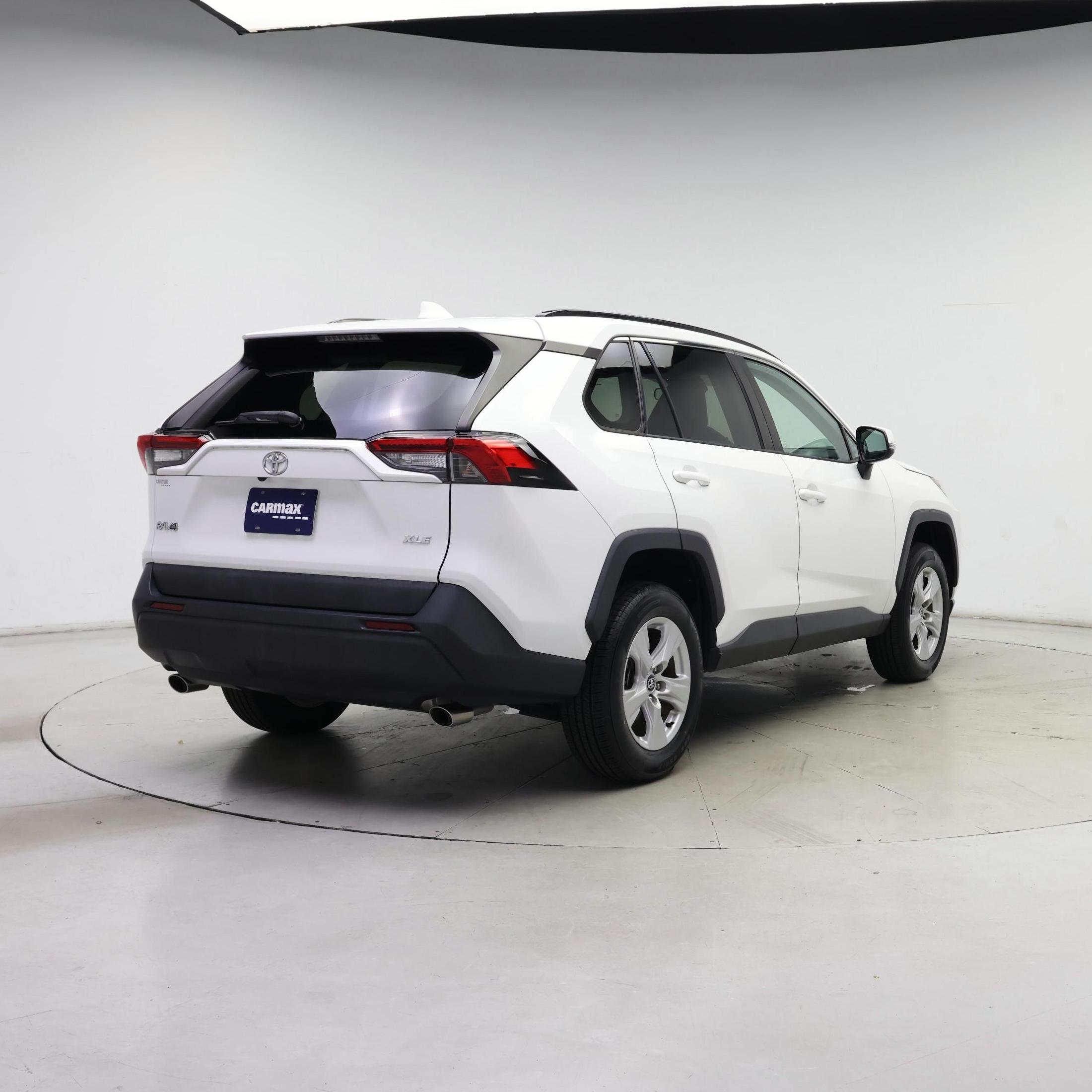 Thumbnail: 2021 Toyota RAV4 - 8