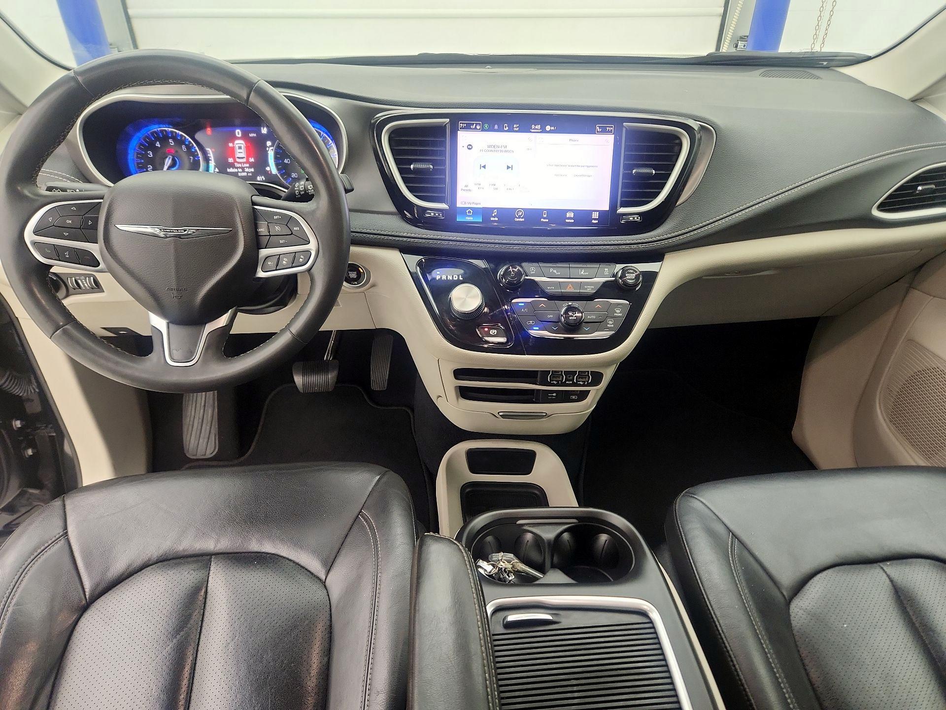 Thumbnail: 2022 Chrysler Pacifica - 9