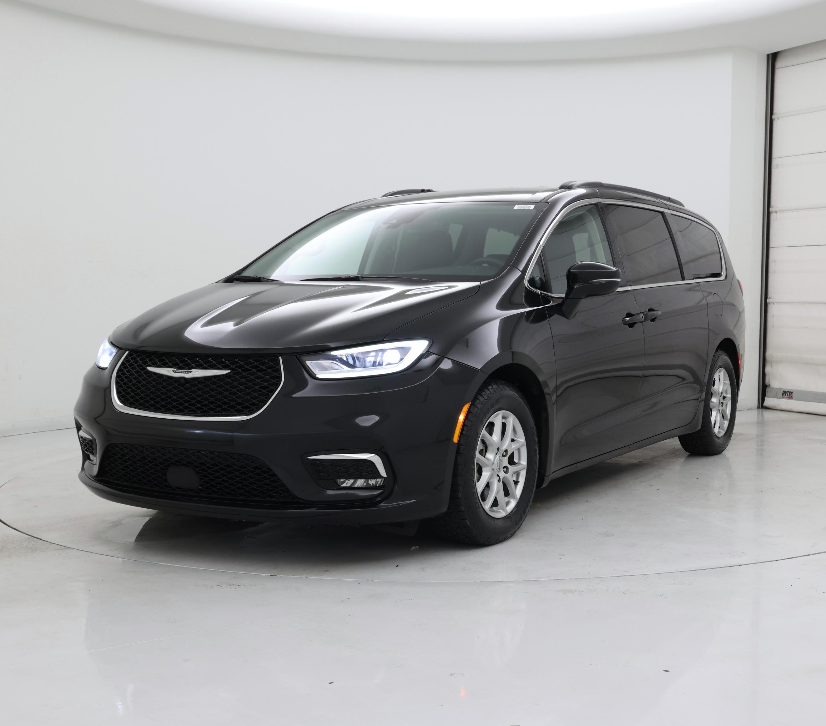 Thumbnail: 2022 Chrysler Pacifica - 4