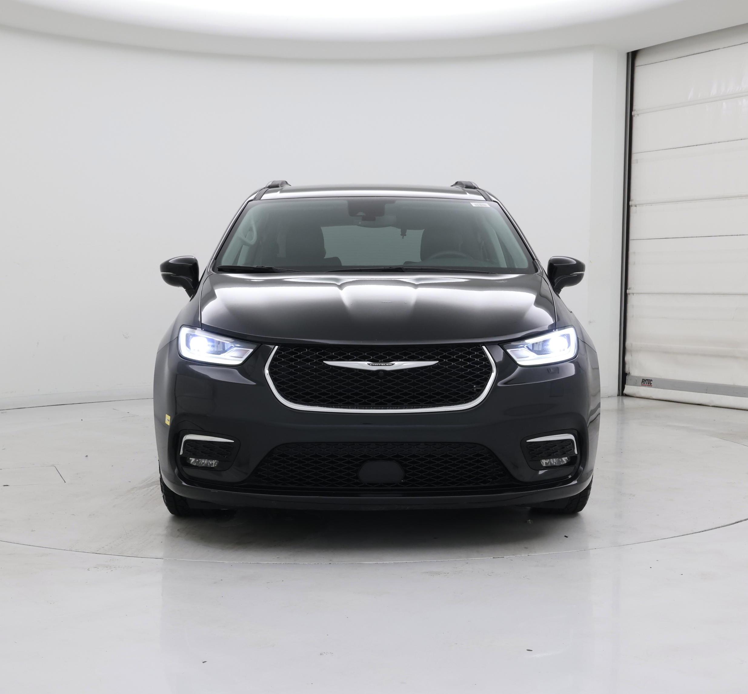 Thumbnail: 2022 Chrysler Pacifica - 5