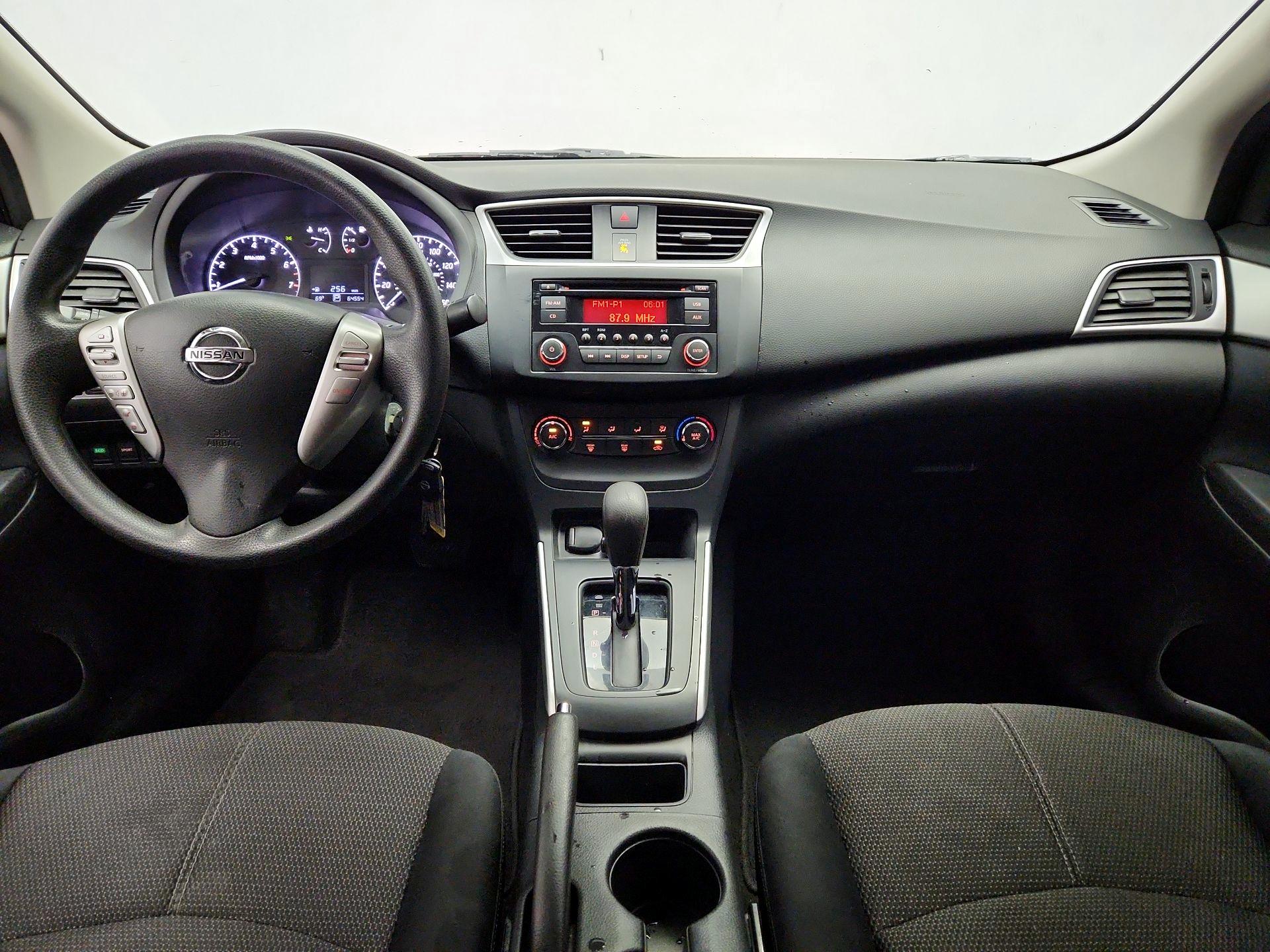 Thumbnail: 2016 Nissan Sentra - 9