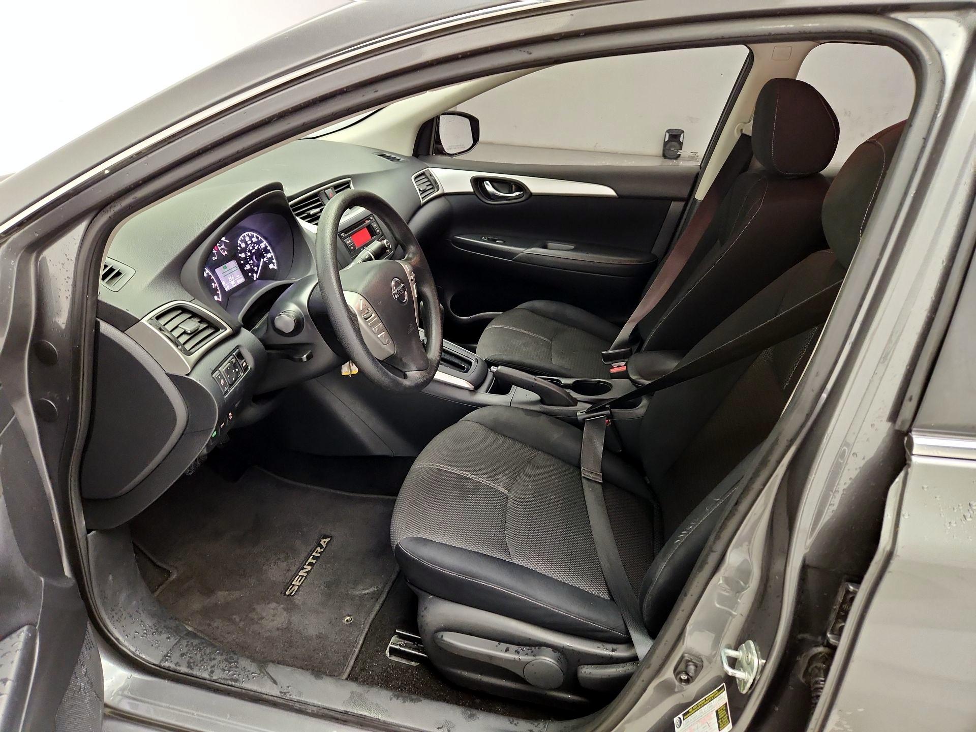 Thumbnail: 2016 Nissan Sentra - 11