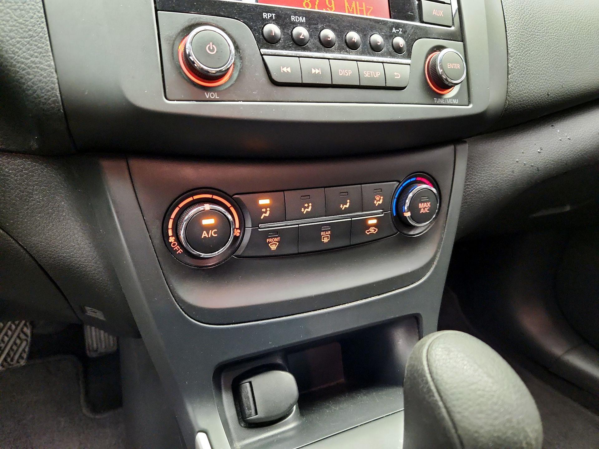 Thumbnail: 2016 Nissan Sentra - 15