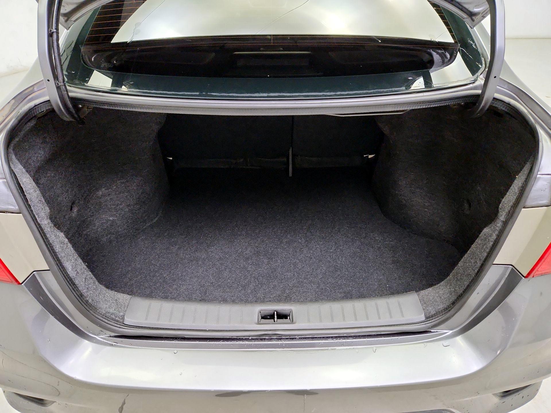 Thumbnail: 2016 Nissan Sentra - 18