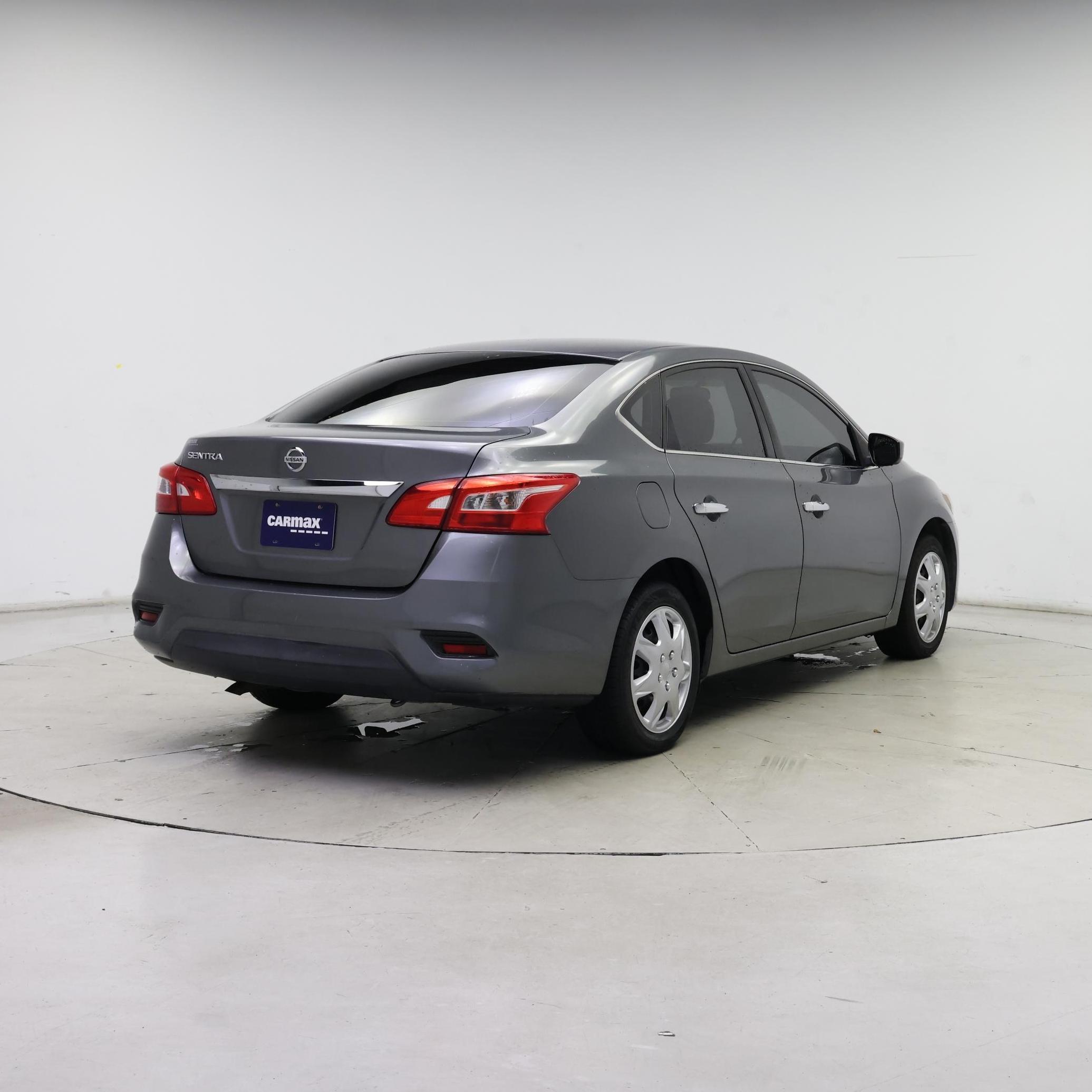 Thumbnail: 2016 Nissan Sentra - 8