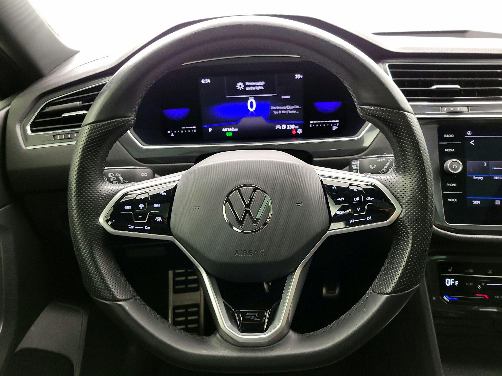Thumbnail: 2022 Volkswagen Tiguan - 10