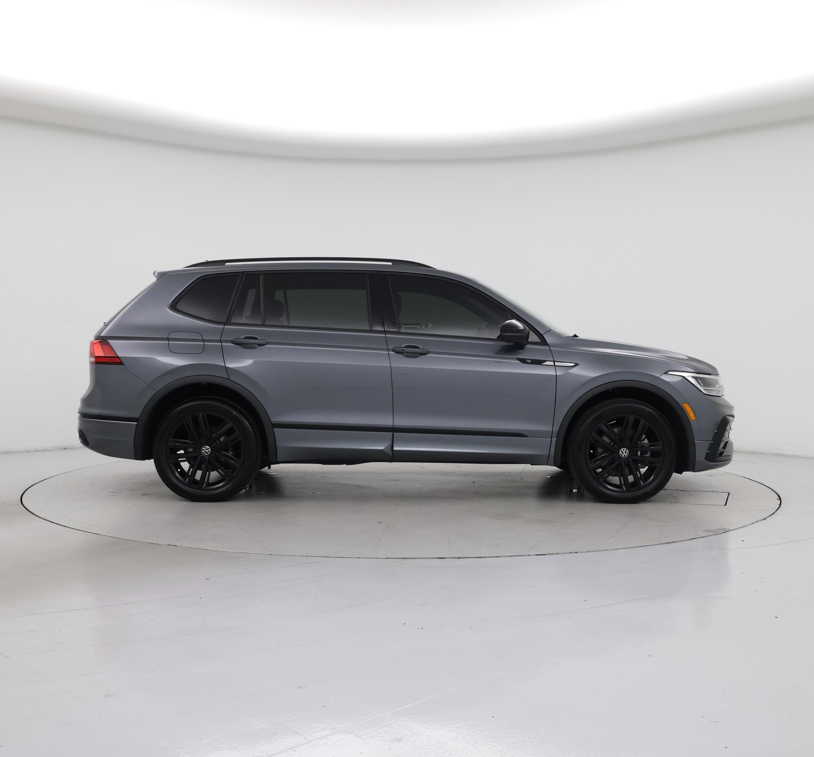 Thumbnail: 2022 Volkswagen Tiguan - 7