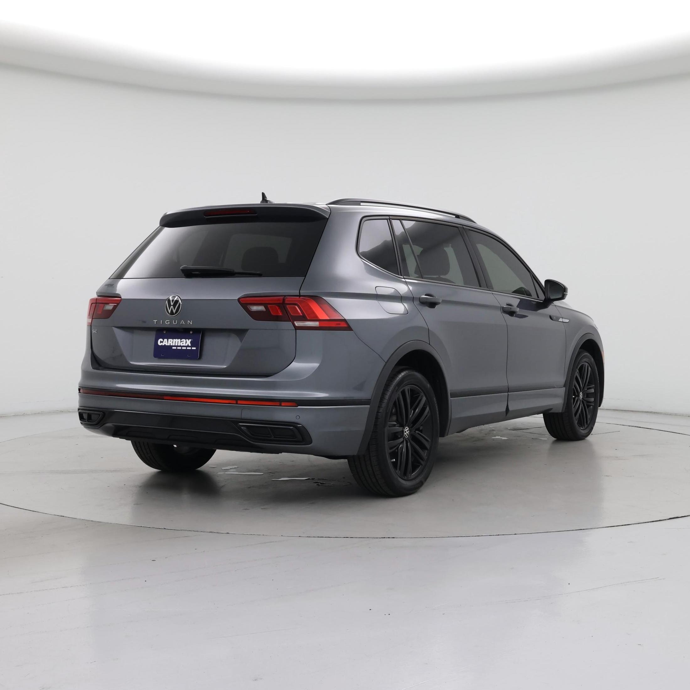 Thumbnail: 2022 Volkswagen Tiguan - 8