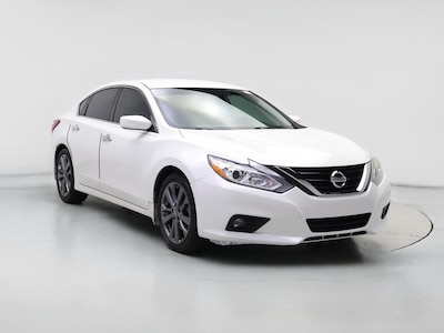 White 2018 Nissan Altima SR