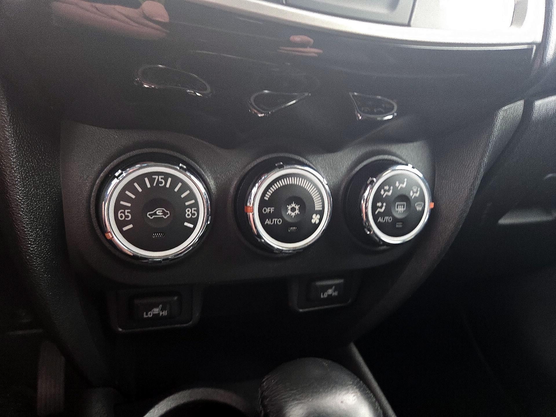 Thumbnail: 2015 Mitsubishi Outlander Sport - 16