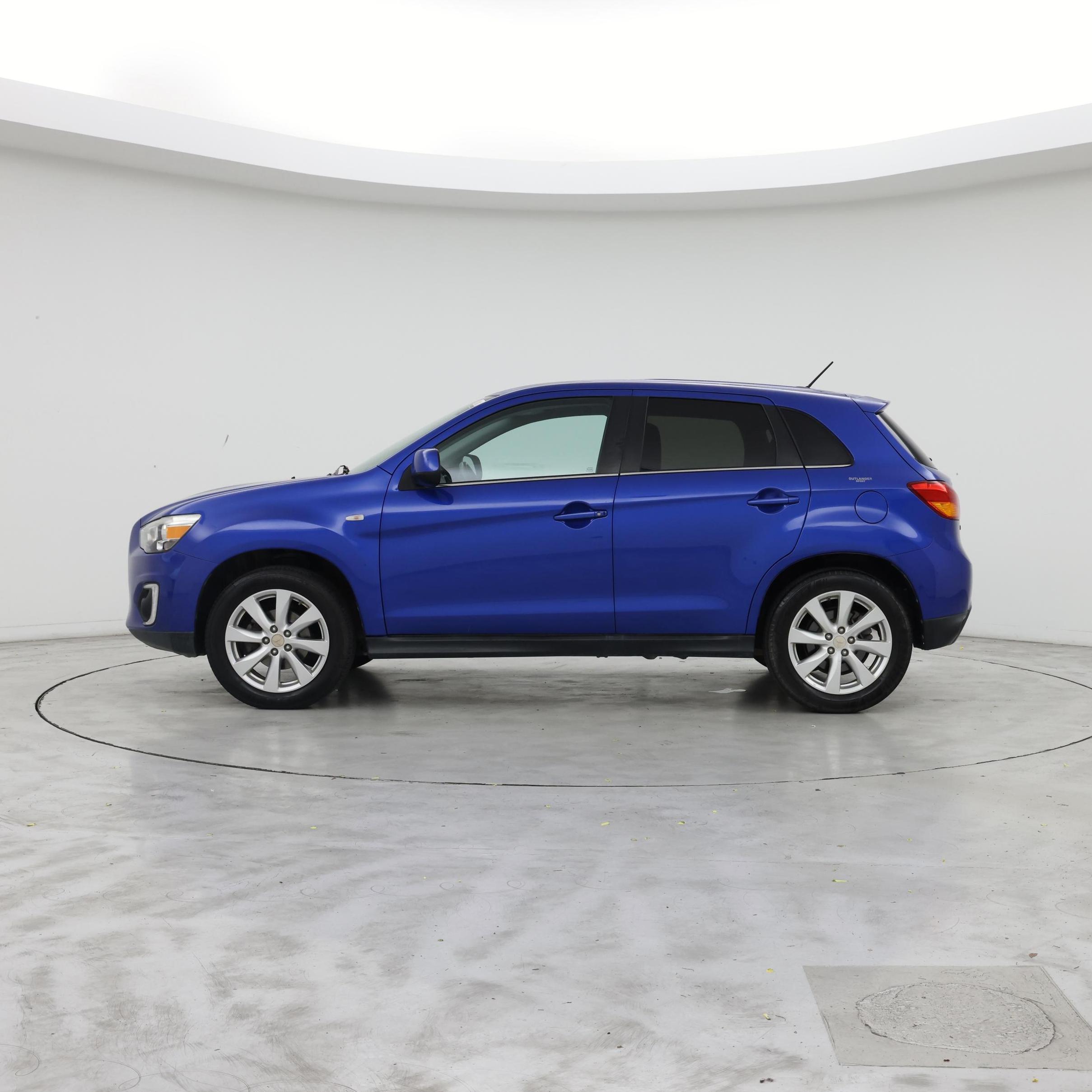 Thumbnail: 2015 Mitsubishi Outlander Sport - 3