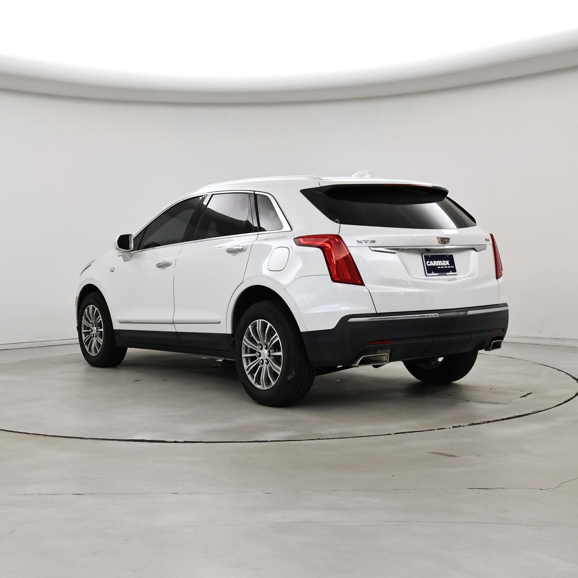 Thumbnail: 2019 Cadillac XT5 - 2