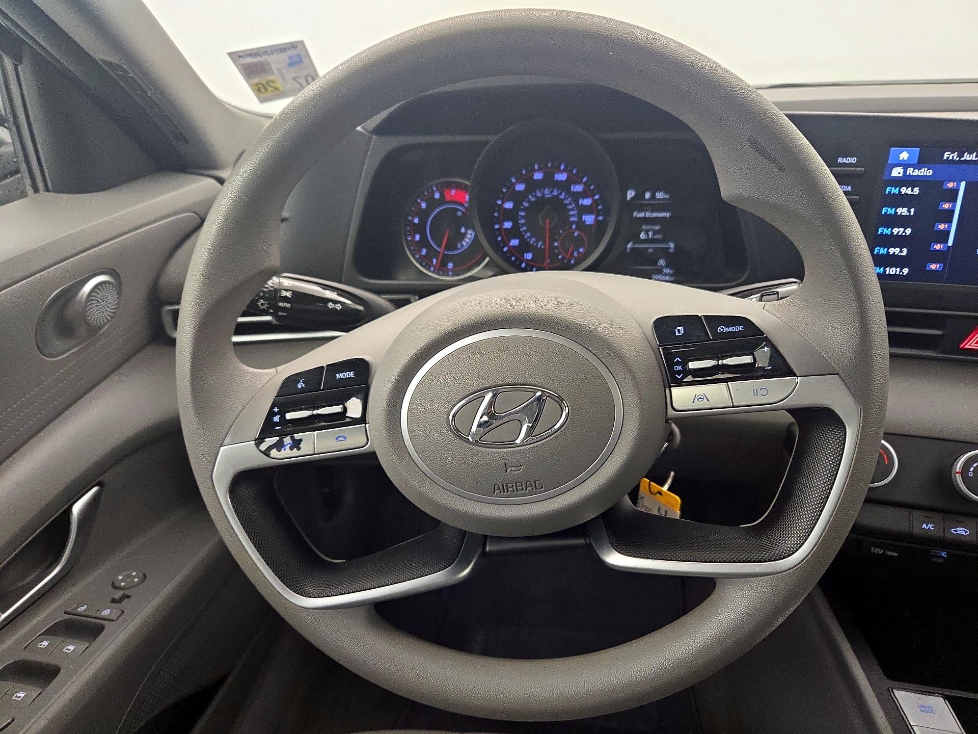 Thumbnail: 2022 Hyundai Elantra - 10