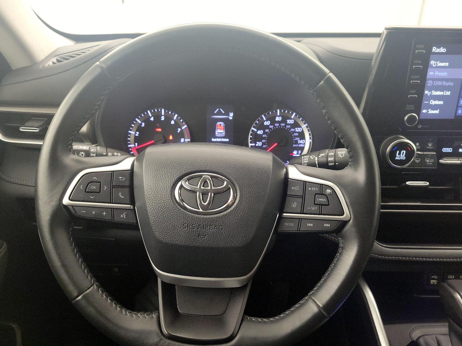 Thumbnail: 2022 Toyota Highlander - 10