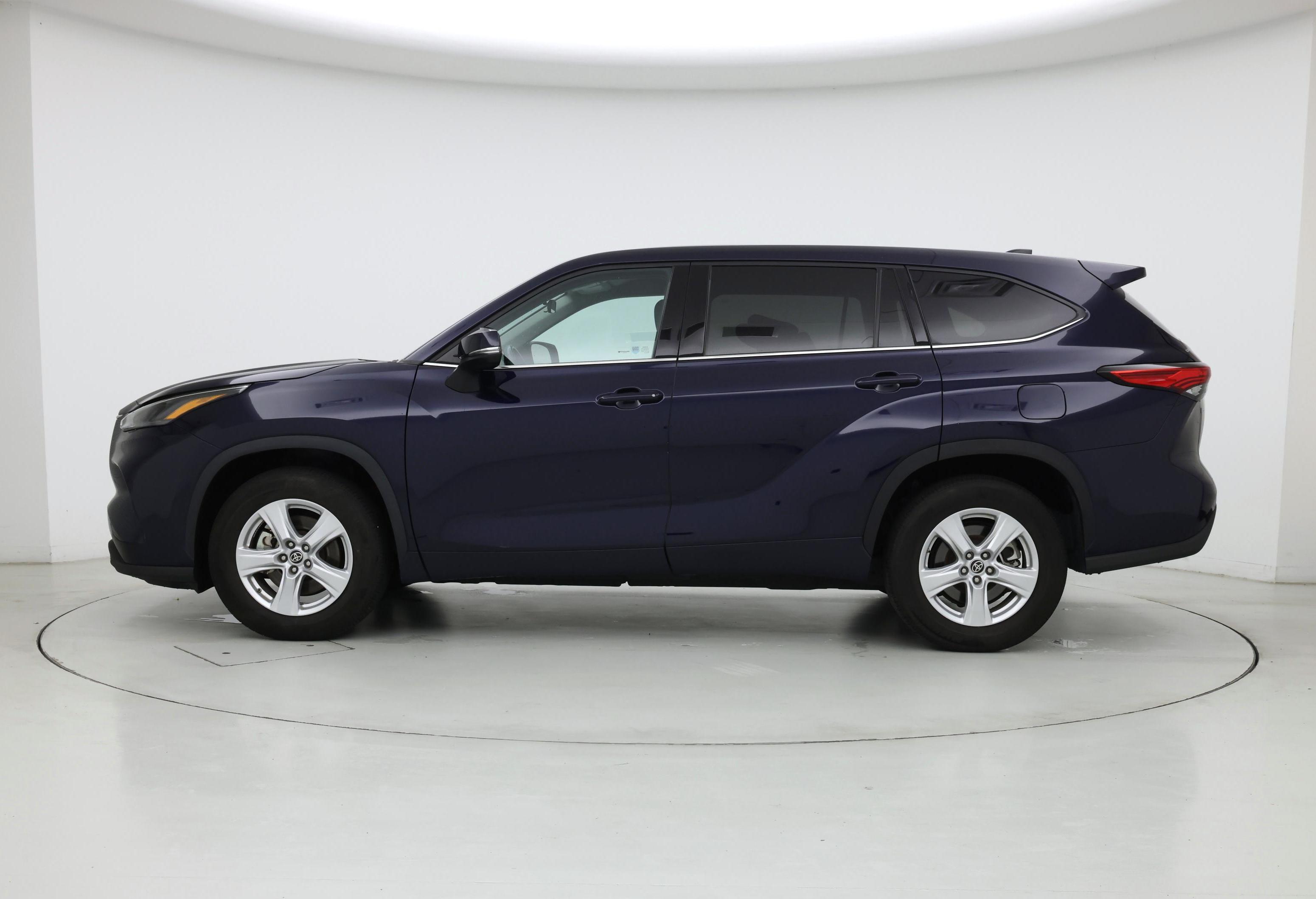 Thumbnail: 2022 Toyota Highlander - 3