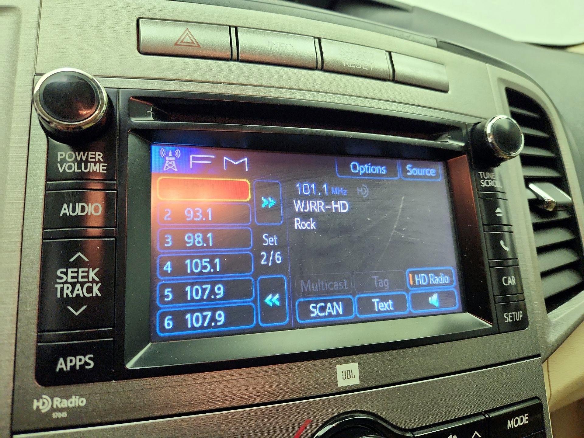 Thumbnail: 2014 Toyota Venza - 15