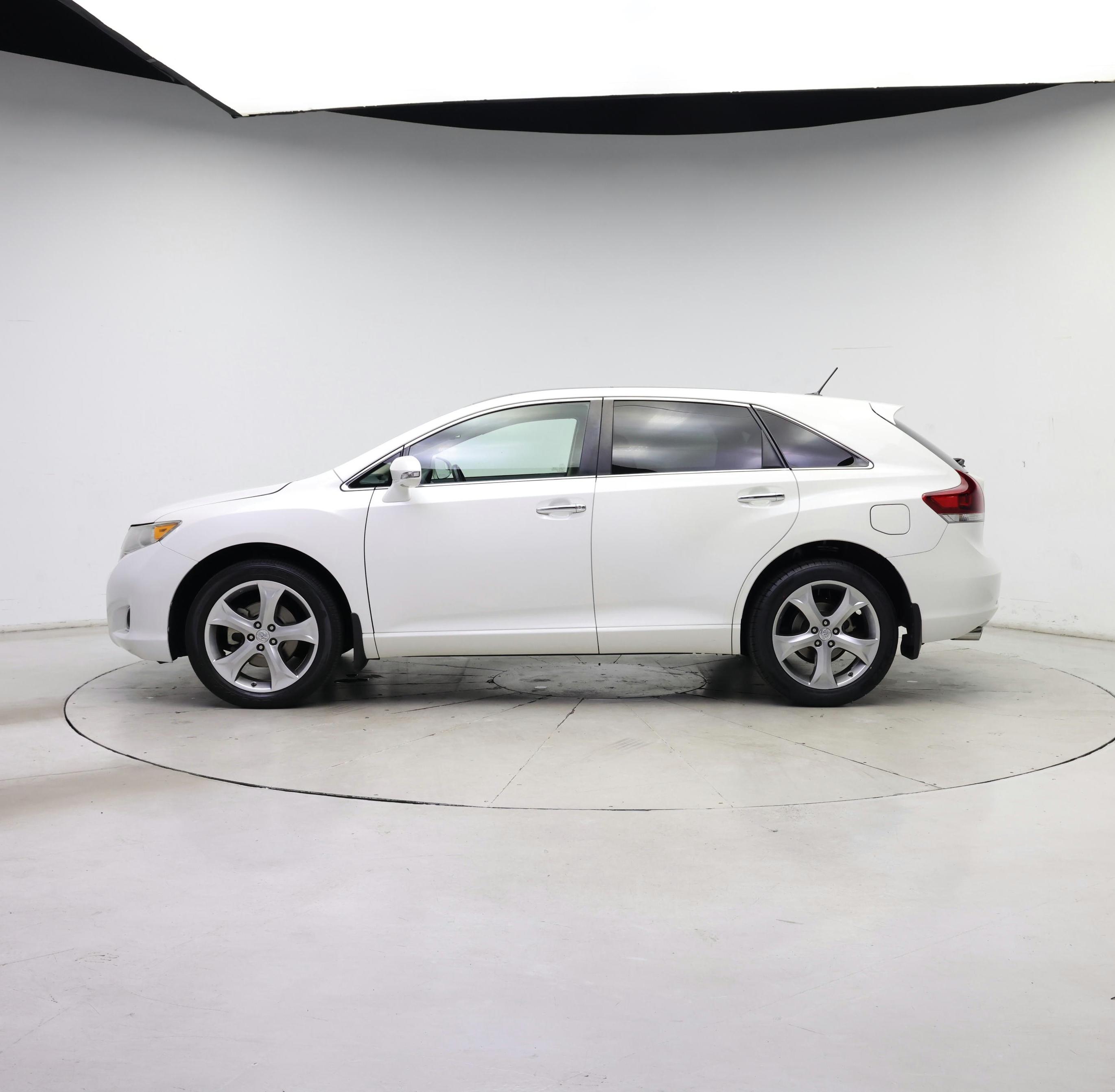 Thumbnail: 2014 Toyota Venza - 3
