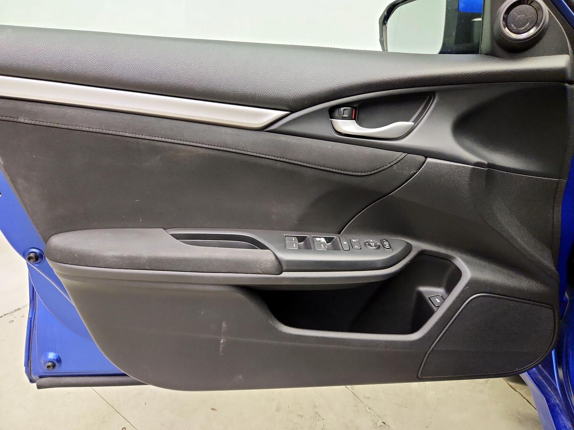 Thumbnail: 2016 Honda Civic - 12