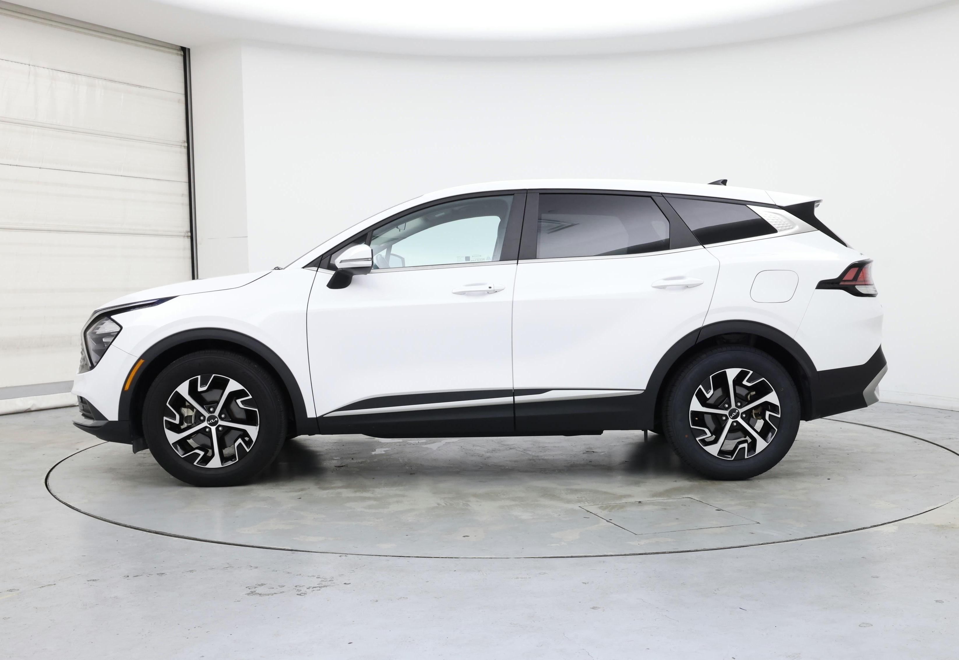 Thumbnail: 2023 Kia Sportage - 3