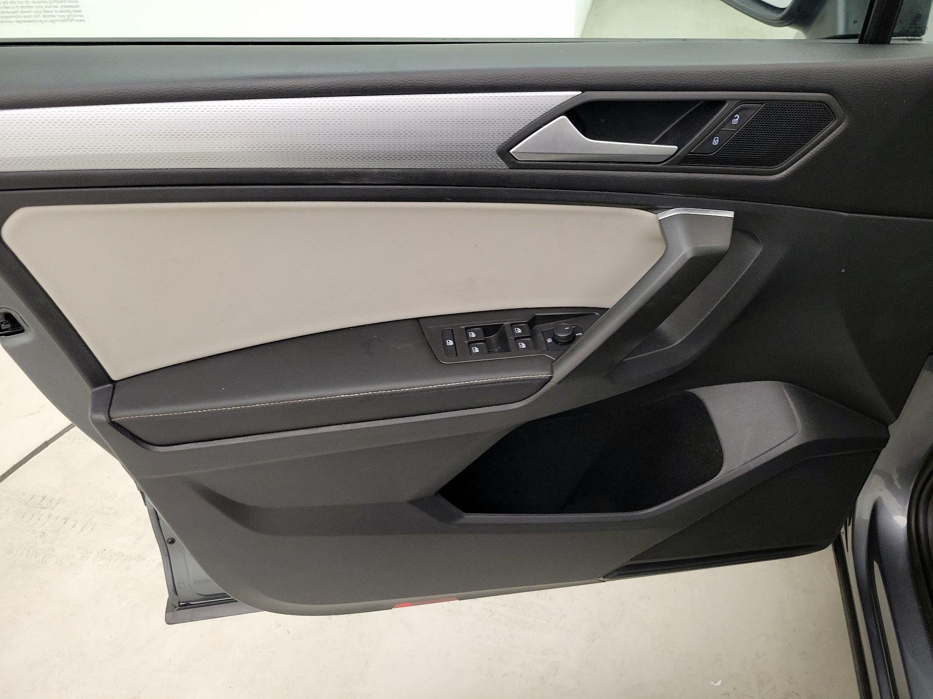 Thumbnail: 2022 Volkswagen Tiguan - 12