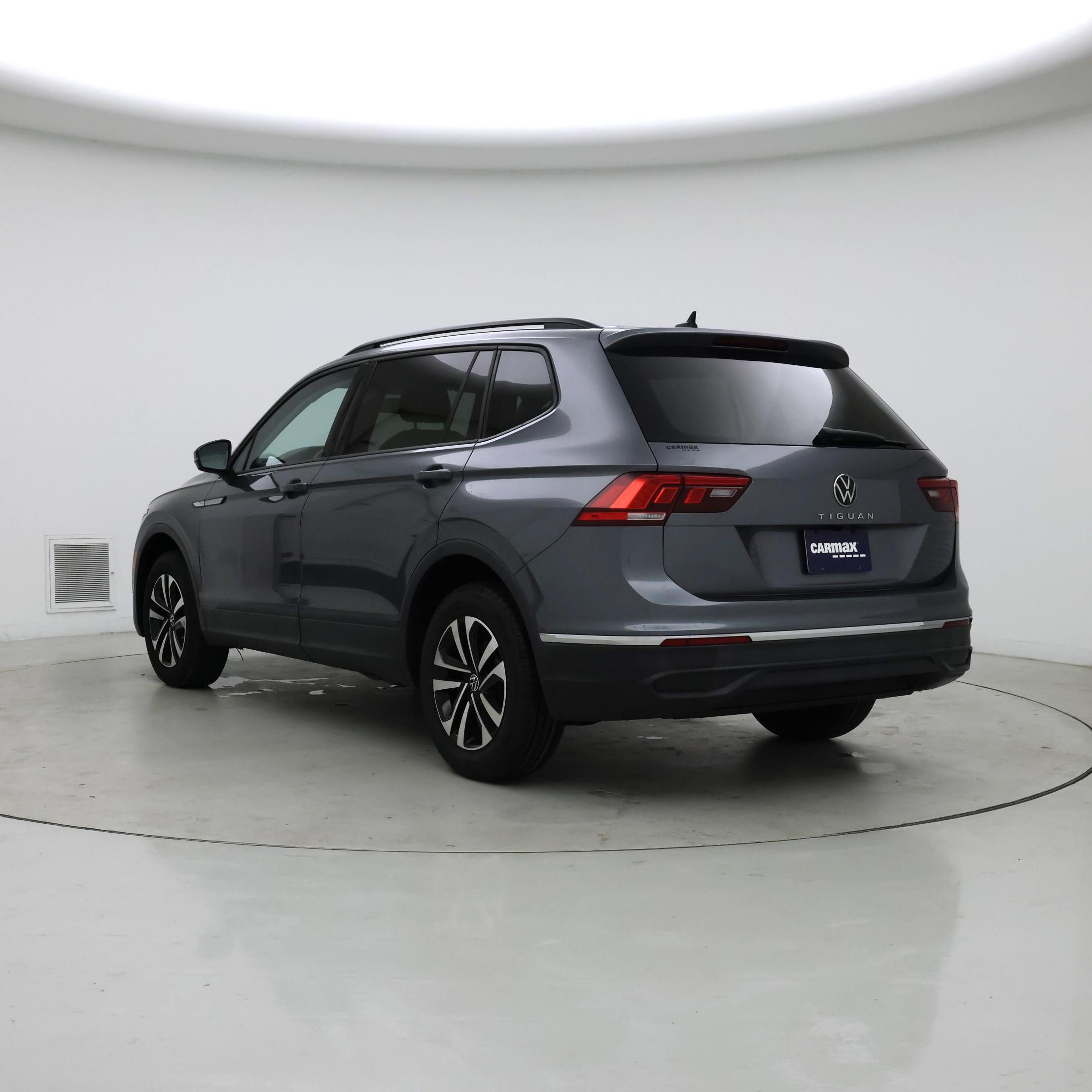 Thumbnail: 2022 Volkswagen Tiguan - 2