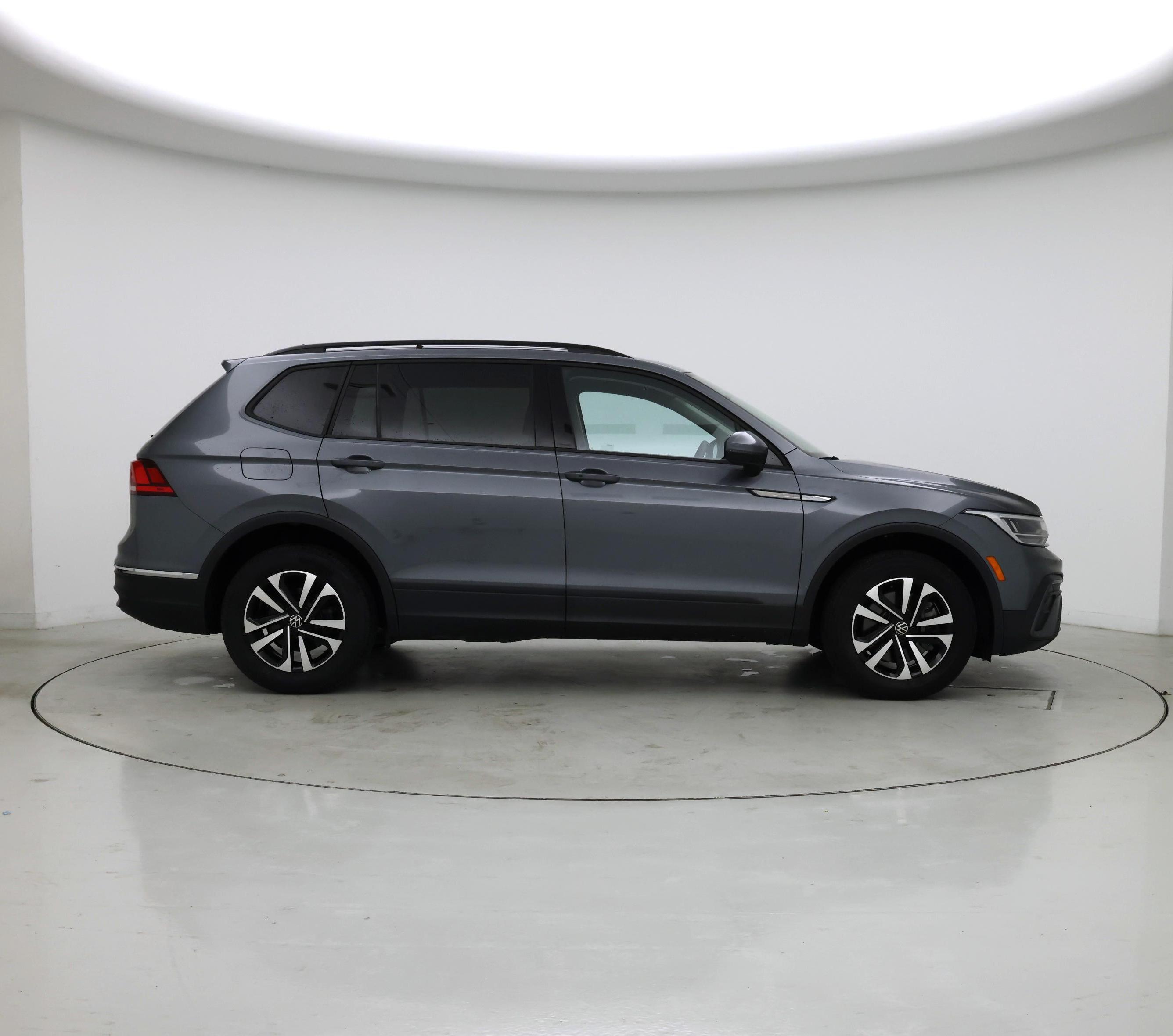 Thumbnail: 2022 Volkswagen Tiguan - 7