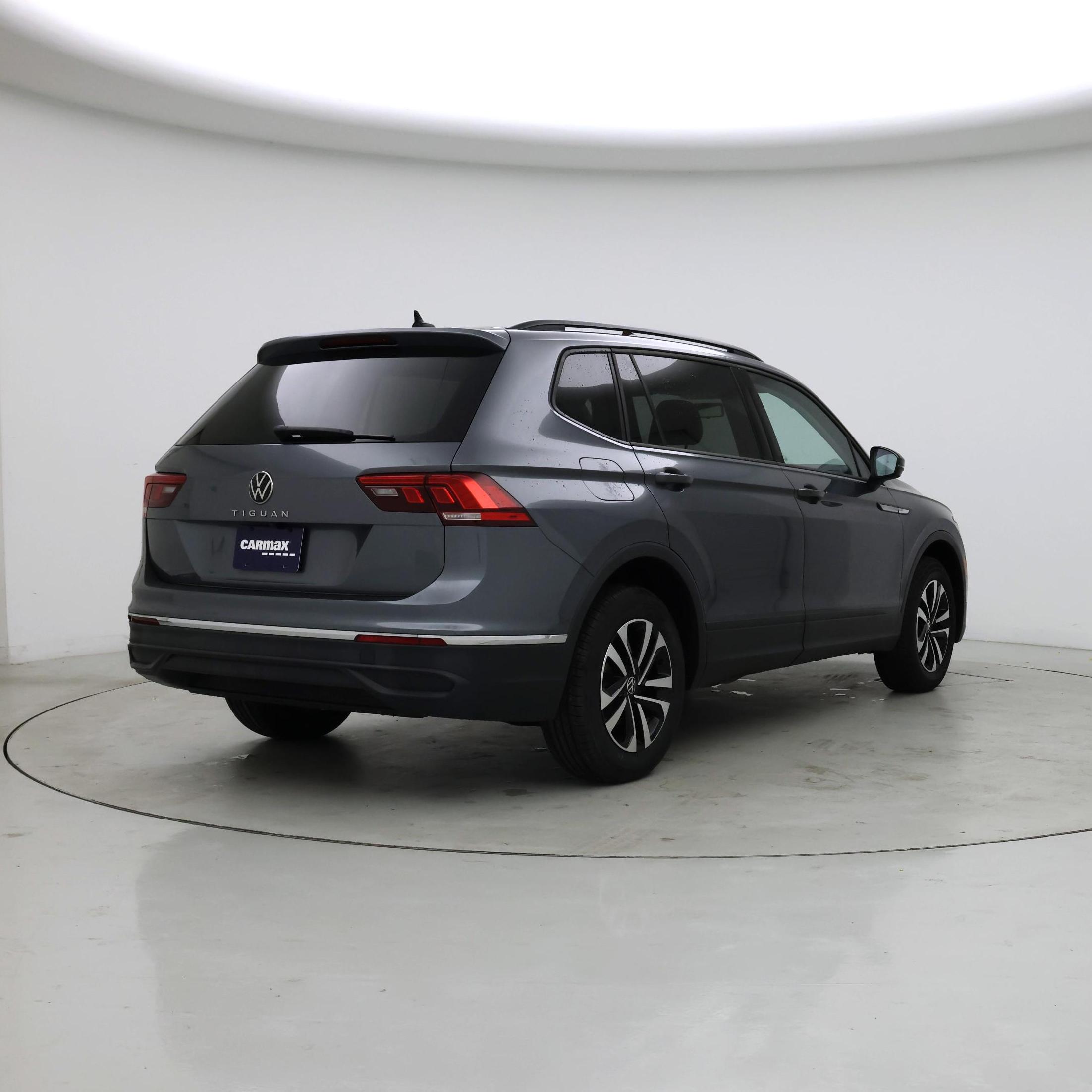 Thumbnail: 2022 Volkswagen Tiguan - 8